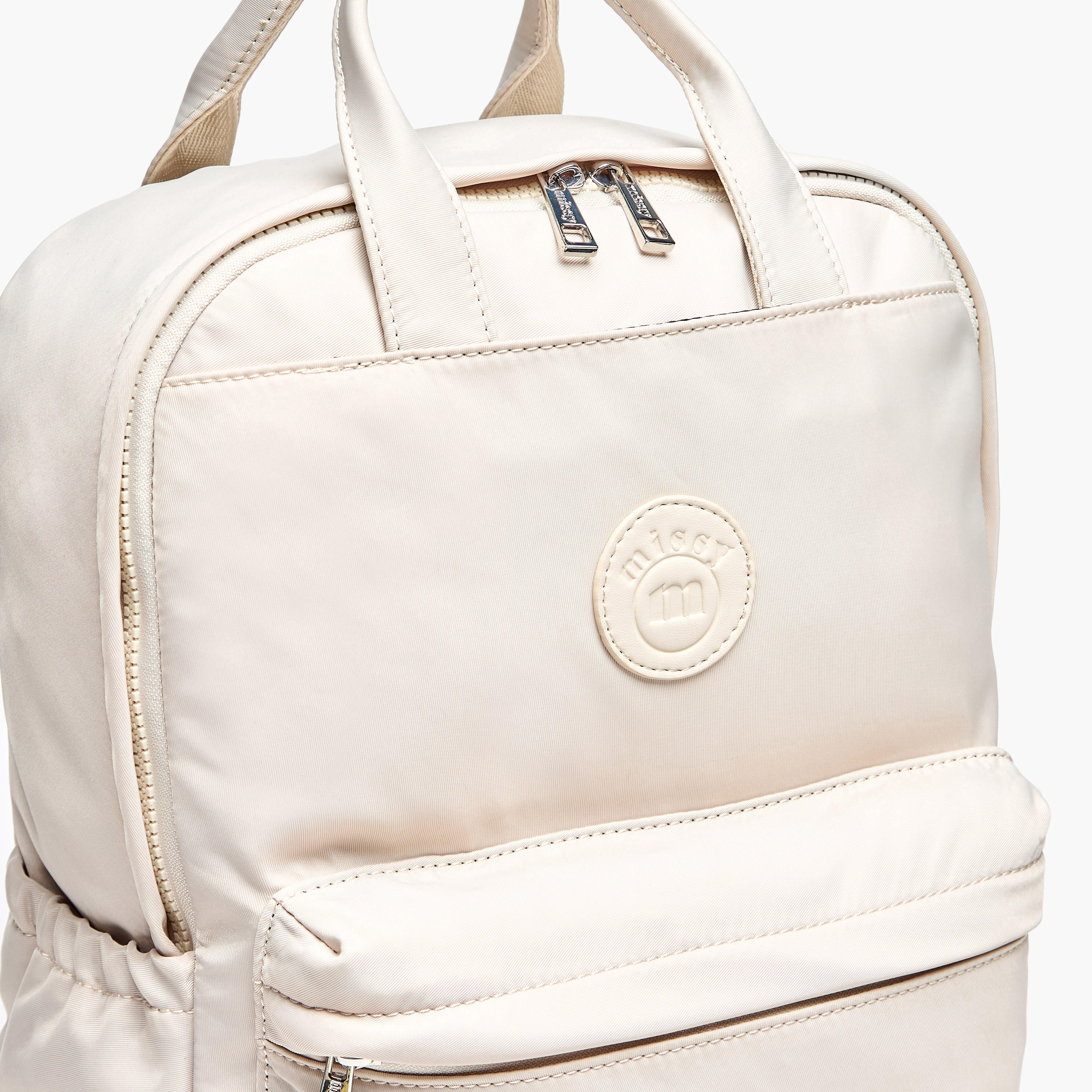 شنطة ظهر بحمالات قابلة للتعديل وسحّاب إغلاق وزخارف شعار من ميسي - 12x41x30 سم-women-bagsandwallets-backpacks-image-2