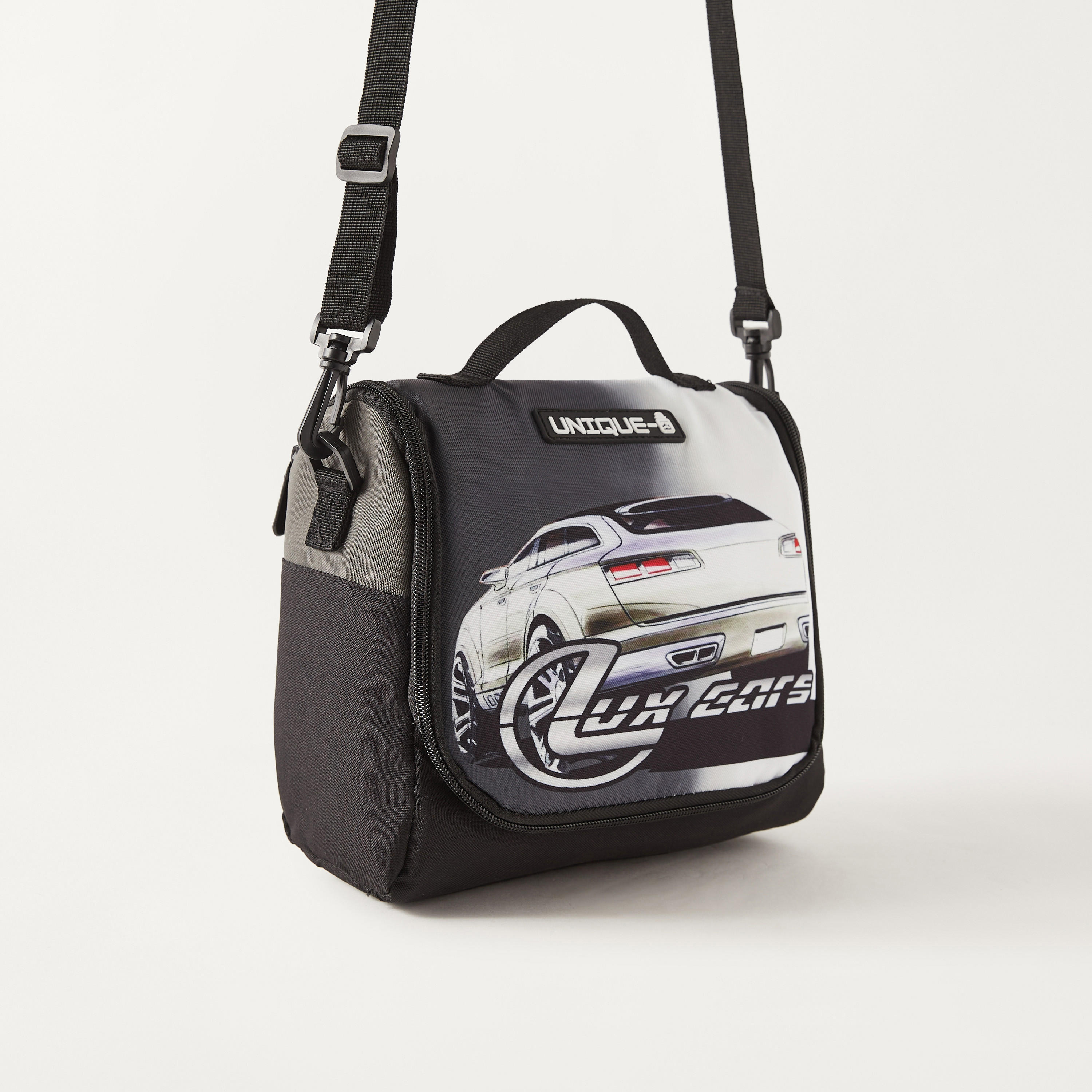 شنطة غداء بحمالات قابلة للتعديل وسحاب إغلاق بطبعات من يونيك - 1-school-lunchessentials-lunchbags-image-2
