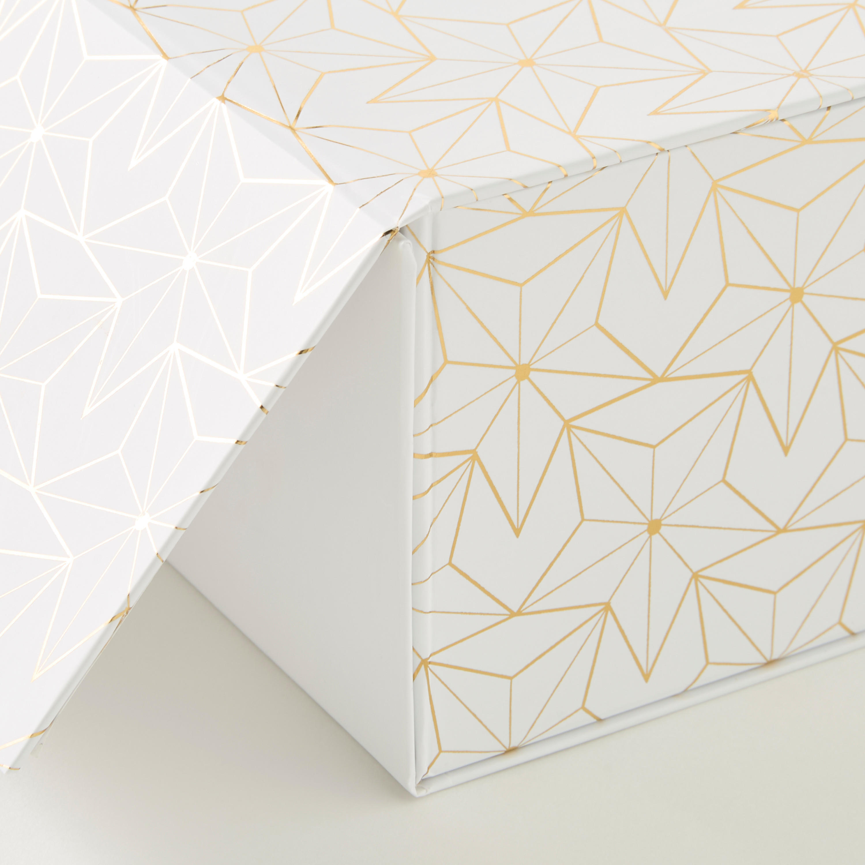 Findz Collapsible Gift Box - 26x26x10 cms-household-giftingaccessories-giftings-image-5