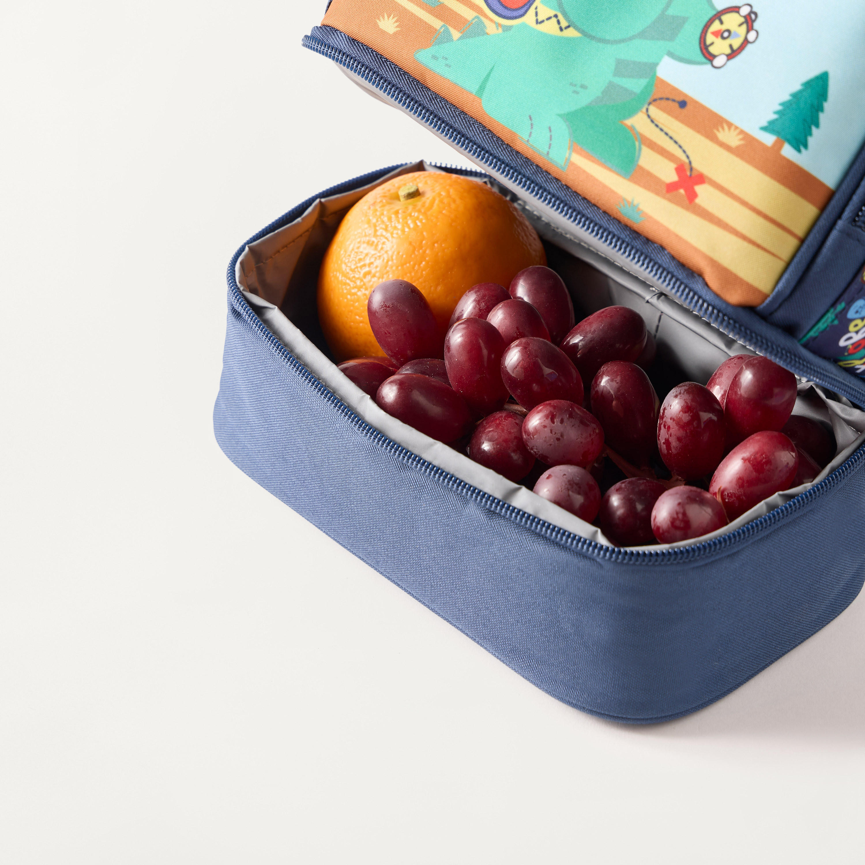 شنطة غداء بطبعات ديناصور وسحاب إغلاق من ماست-school-lunchessentials-lunchbags-image-8