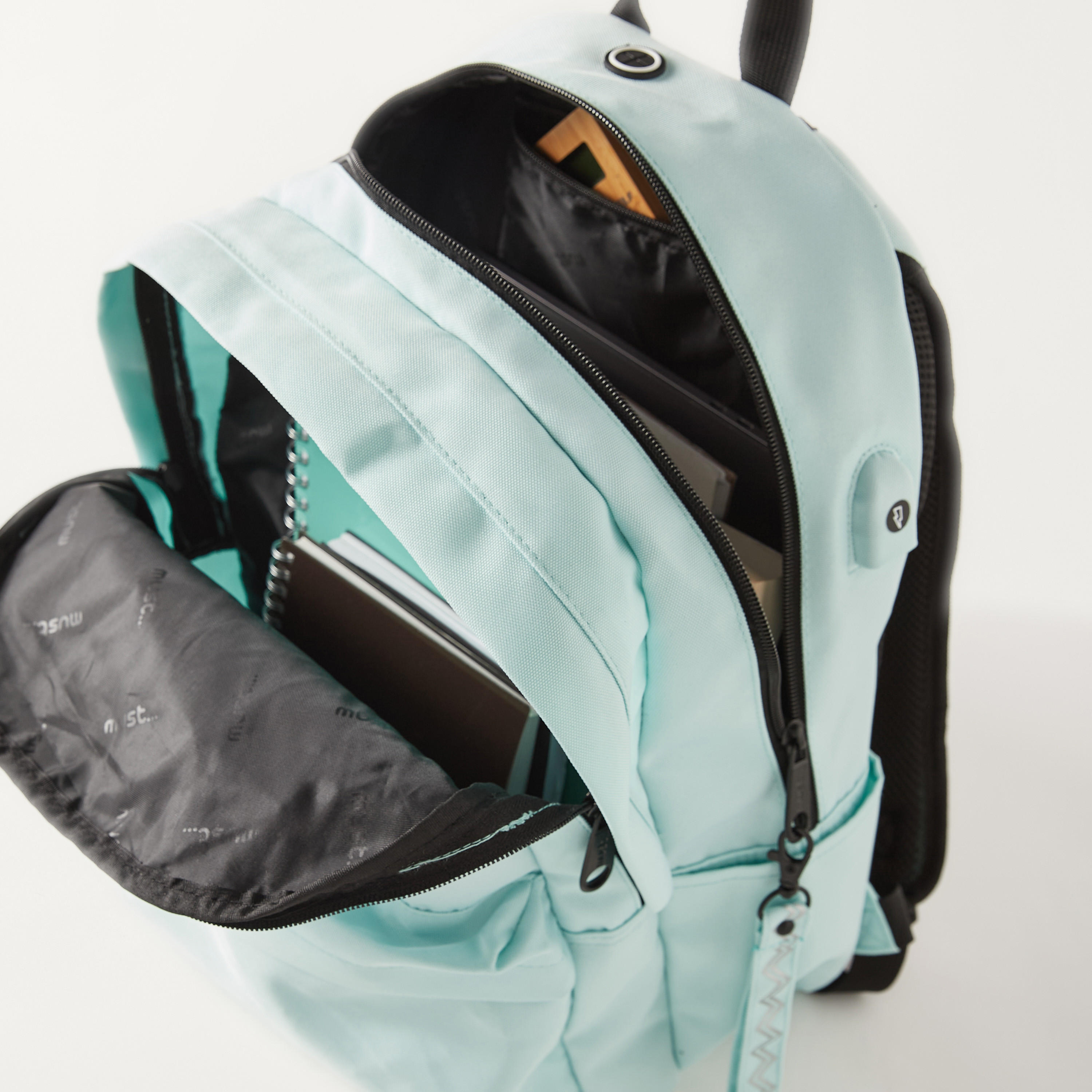 شنطة ظهر سادة مقاس 16 بوصة مع منفذ يو أس بي وسحاب إغلاق من ماست - 32x19x42 سم-school-bagsandbackpacks-backpacks-image-10