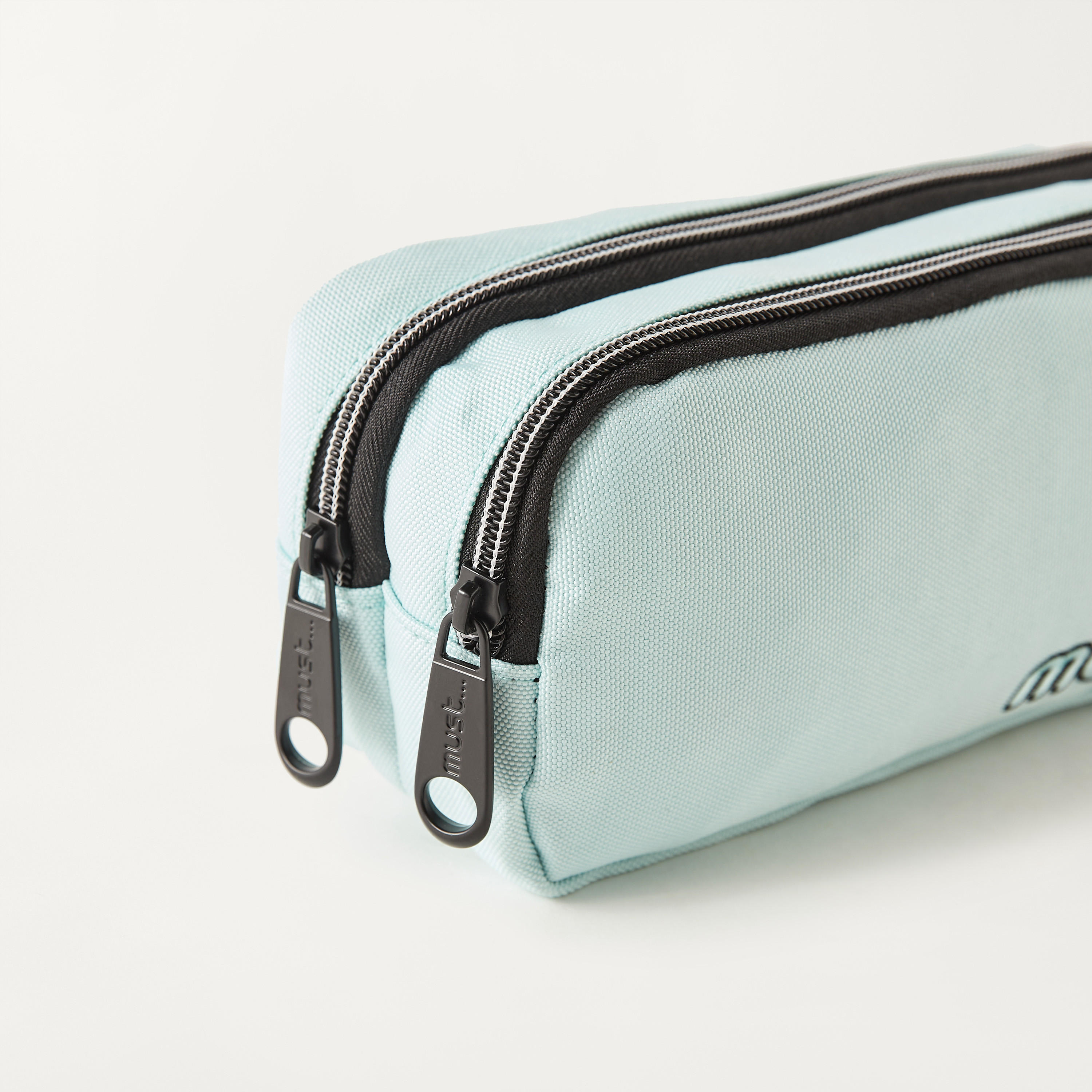 مقلمة مطرزة بقسمين وسحاب إغلاق من ماست-school-stationery-pencilcases-image-3