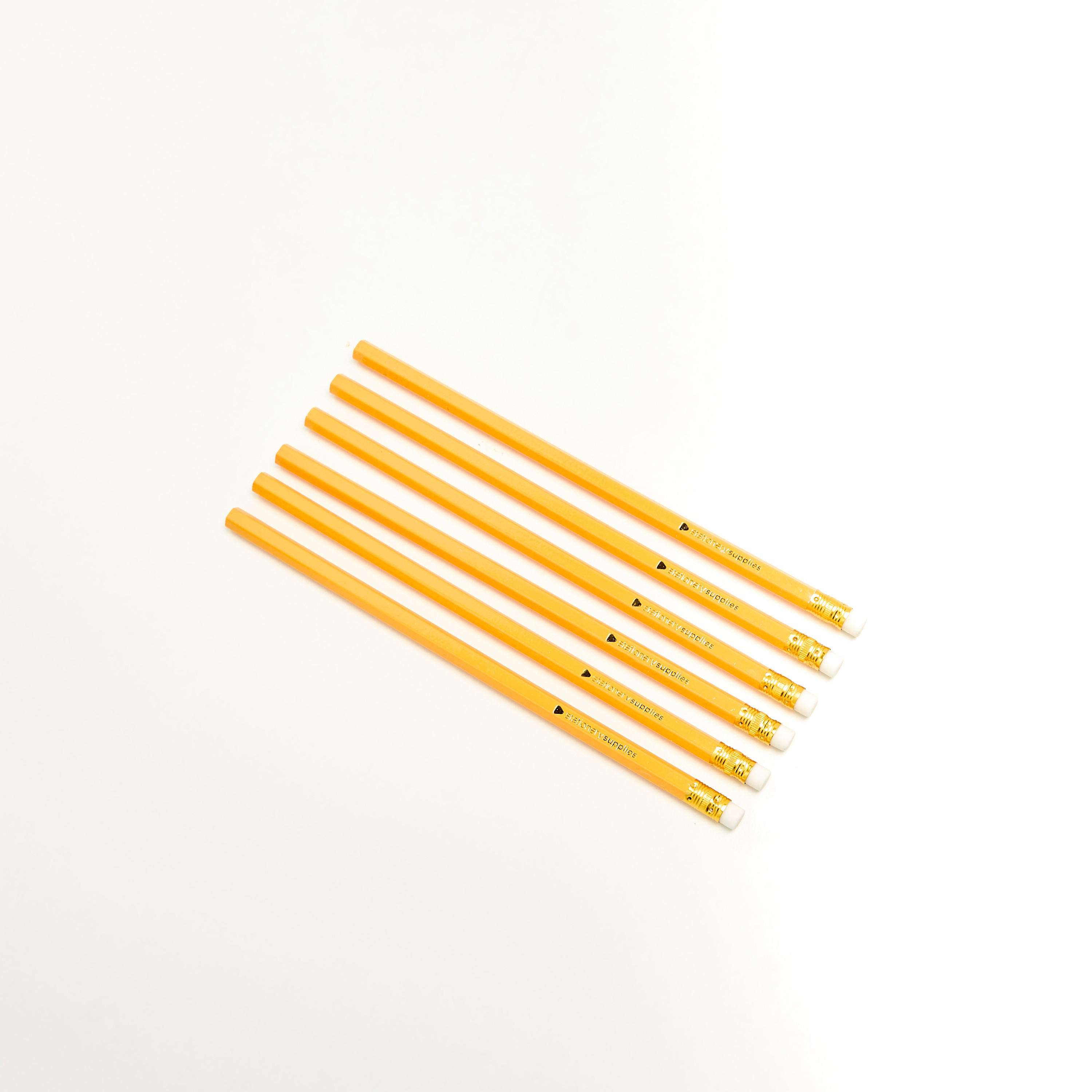 طقم أقلام وممحاة 6 قطع من فايندز-school-stationery-pensandpencils-image-1