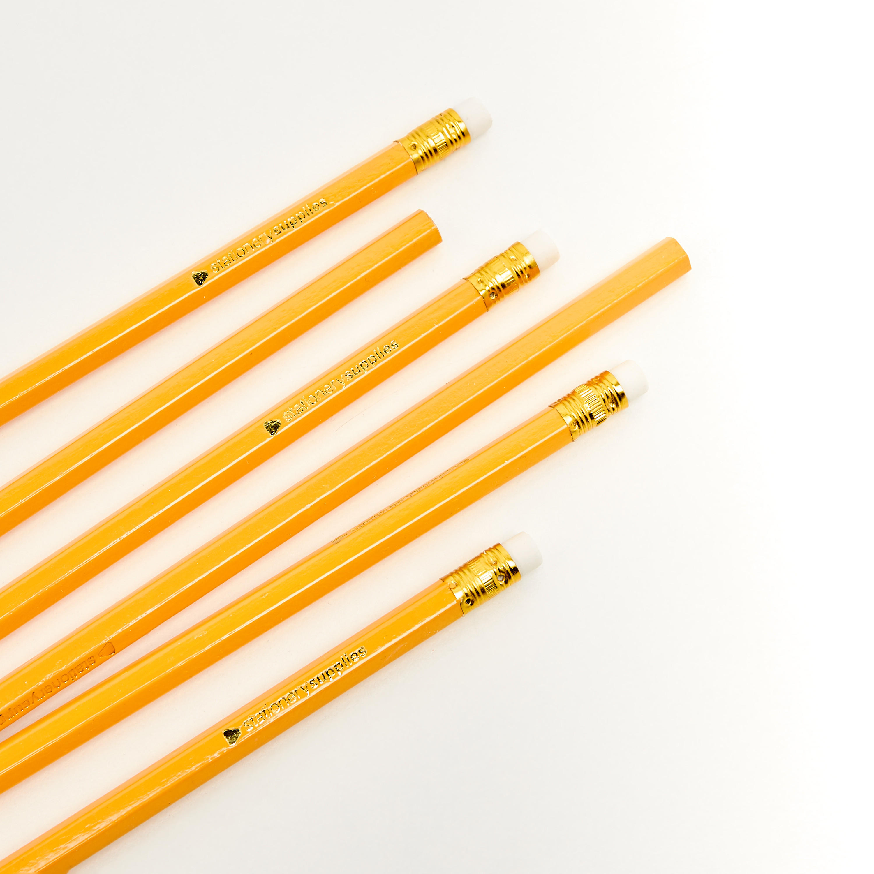 طقم أقلام وممحاة 6 قطع من فايندز-school-stationery-pensandpencils-image-3
