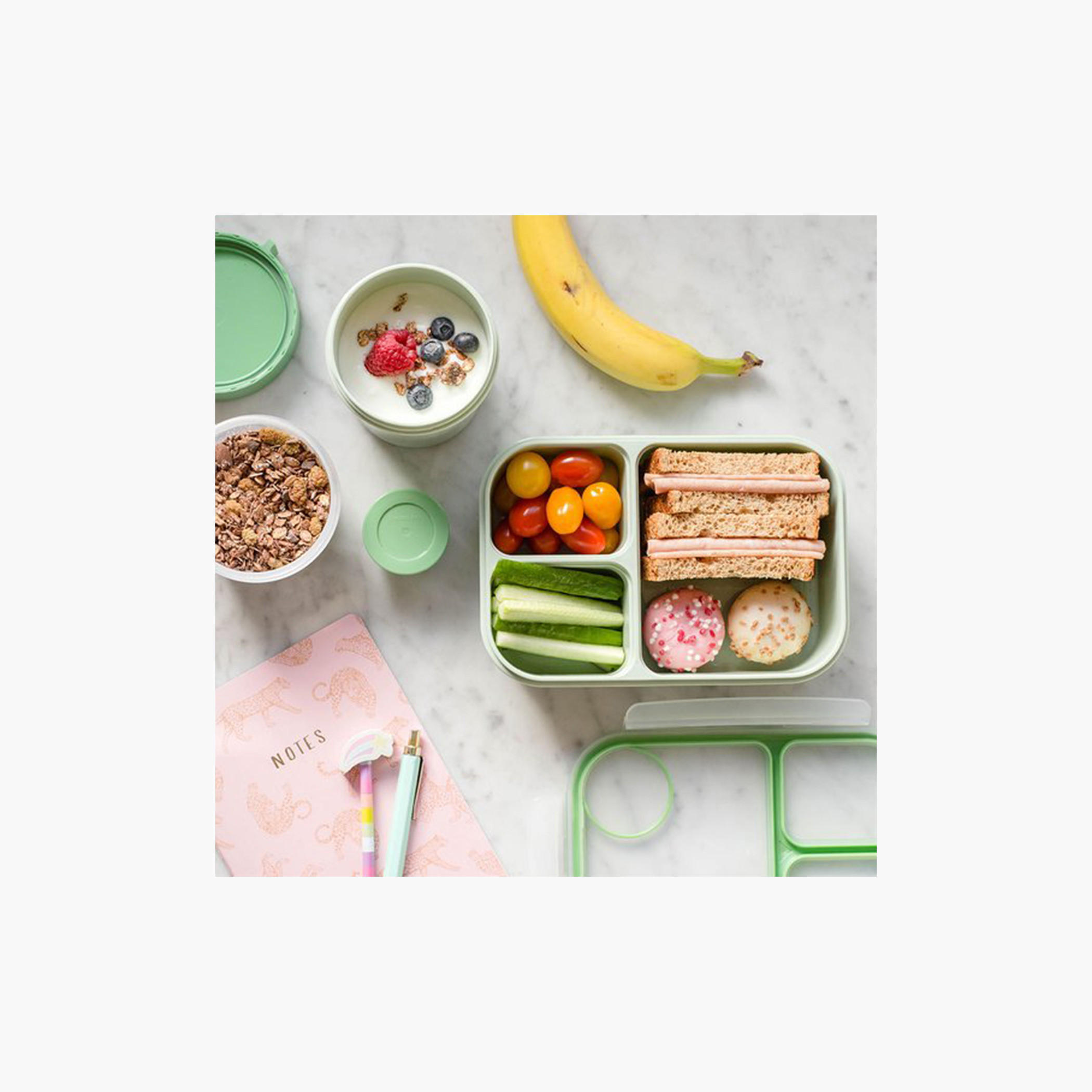 صندوق غداء مستطيل بـ 3 أقسام مع غطاء قفل بمشبك من لوك آند لوك - 980 مل-school-lunchessentials-lunchboxes-image-3