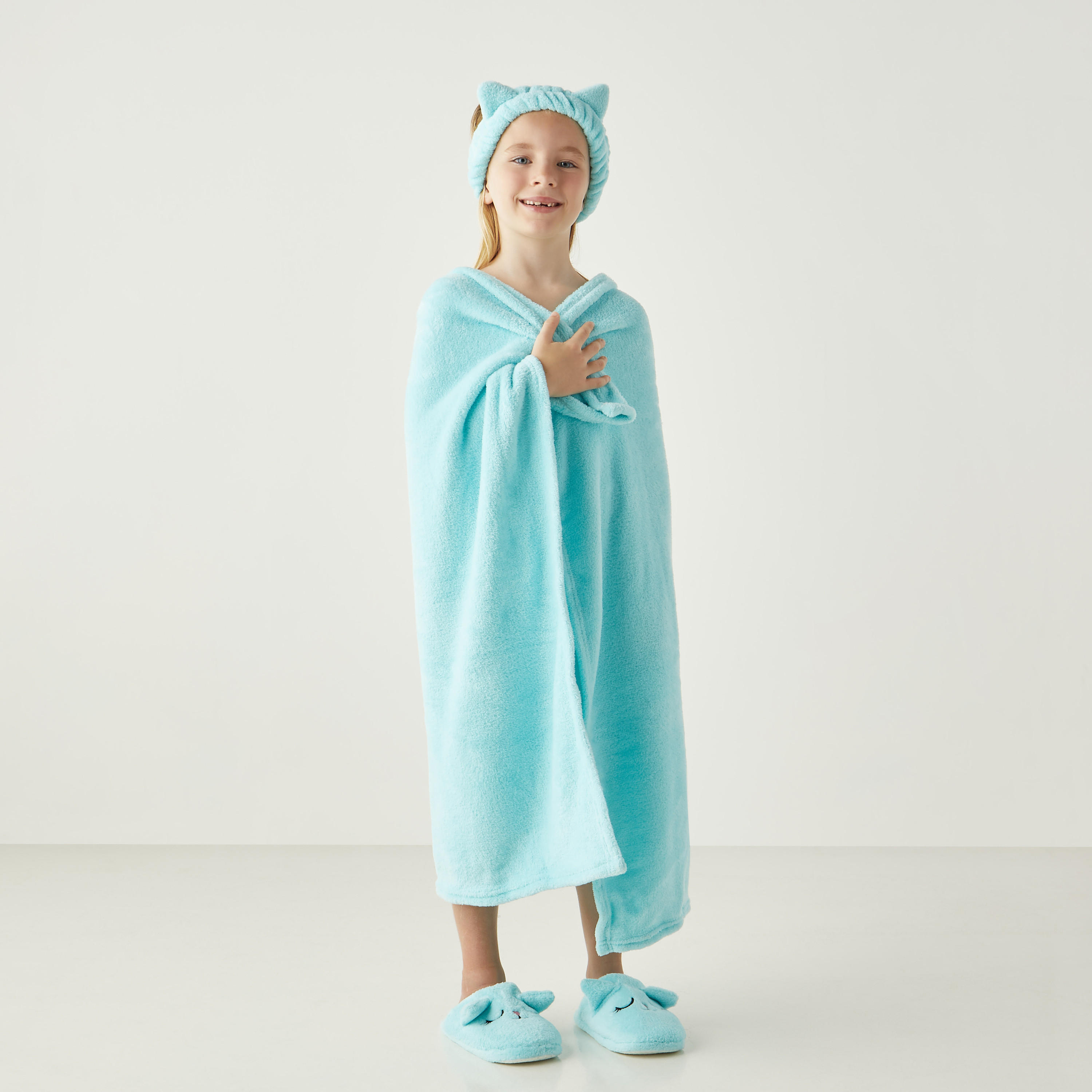 Findz 4-Piece Bathrobe Set - 34x31x10 cms-household-bathandlaundry-bathlinen-bathrobesandslippers-bathrobes-image-1