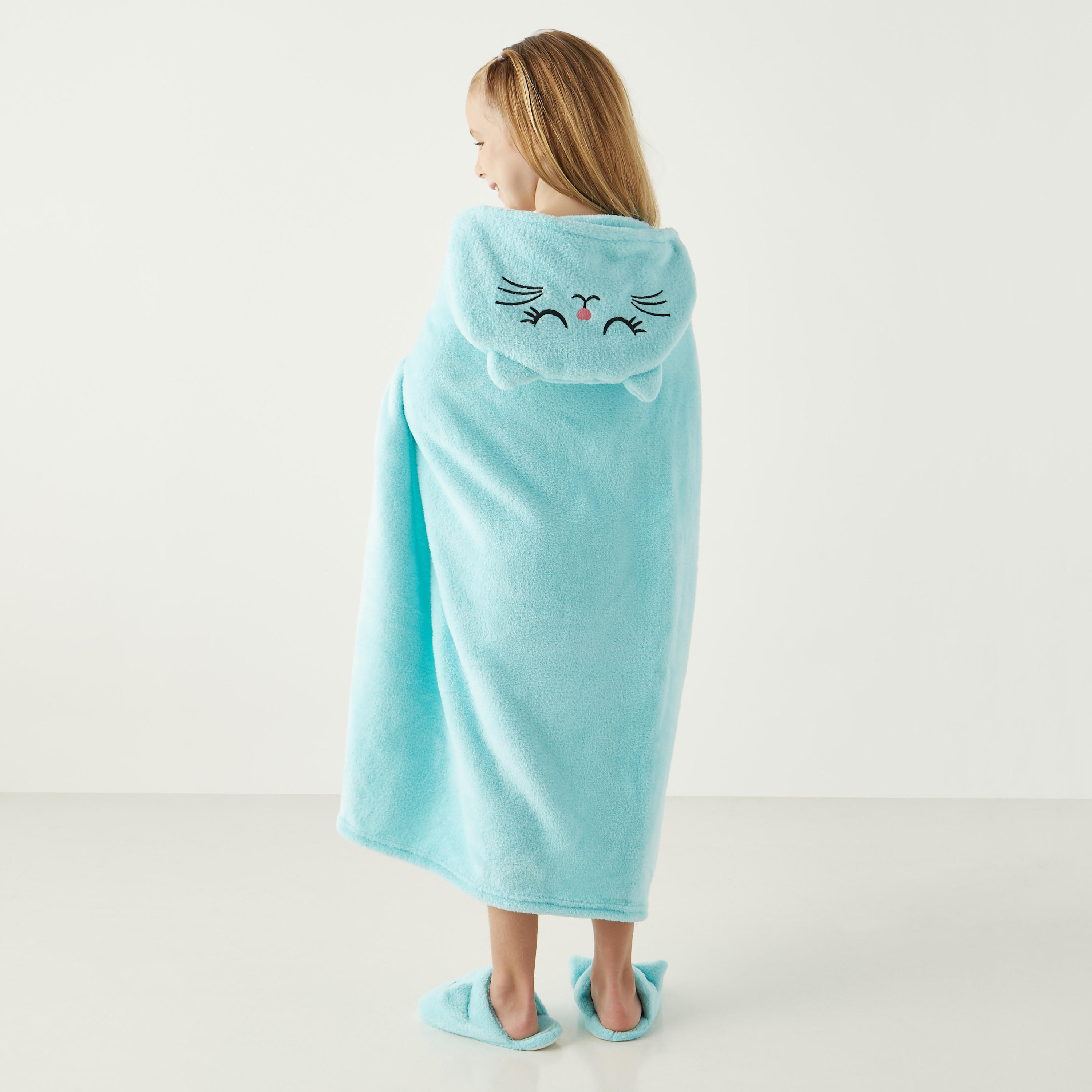 Findz 4-Piece Bathrobe Set - 34x31x10 cms-household-bathandlaundry-bathlinen-bathrobesandslippers-bathrobes-image-3
