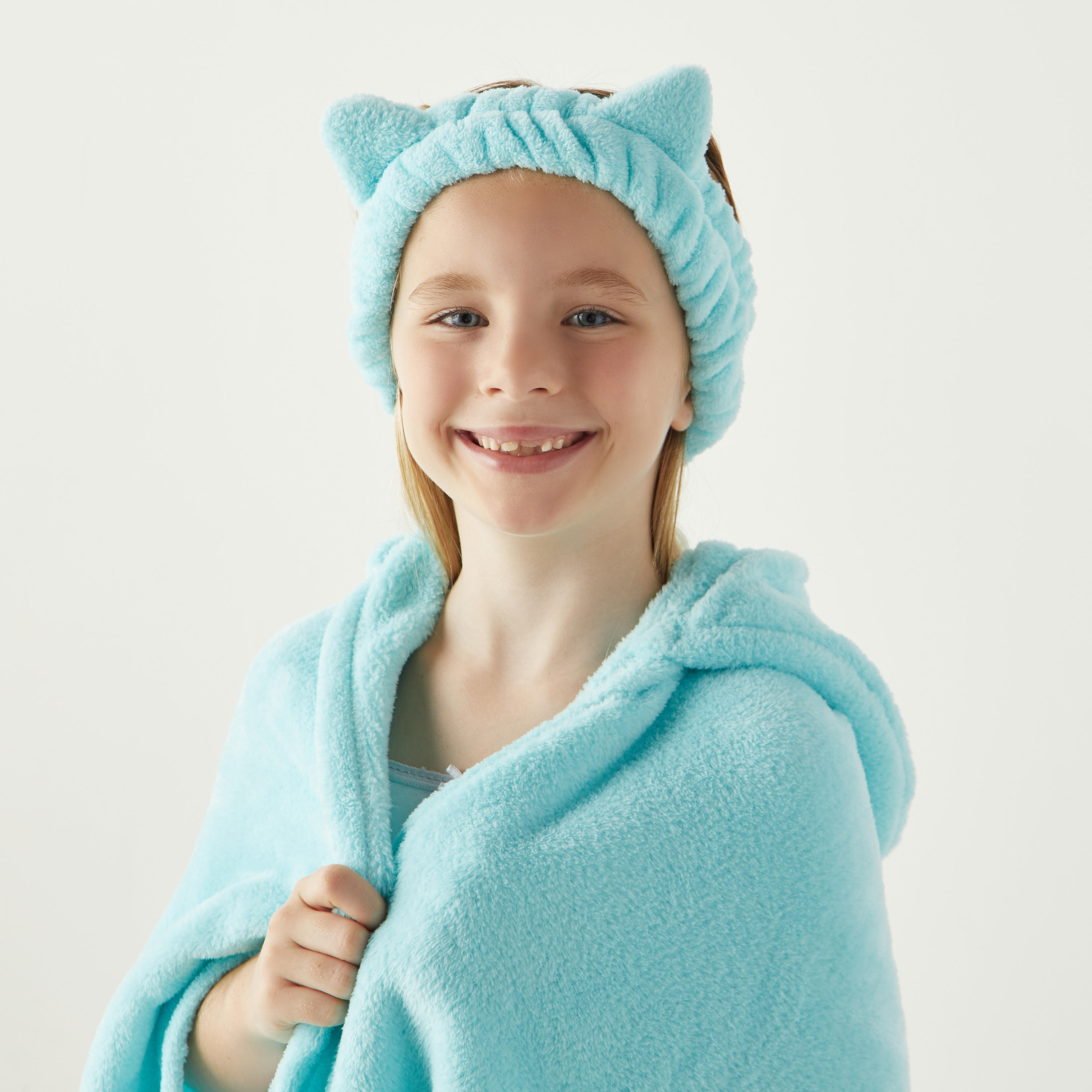 Findz 4-Piece Bathrobe Set - 34x31x10 cms-household-bathandlaundry-bathlinen-bathrobesandslippers-bathrobes-image-5