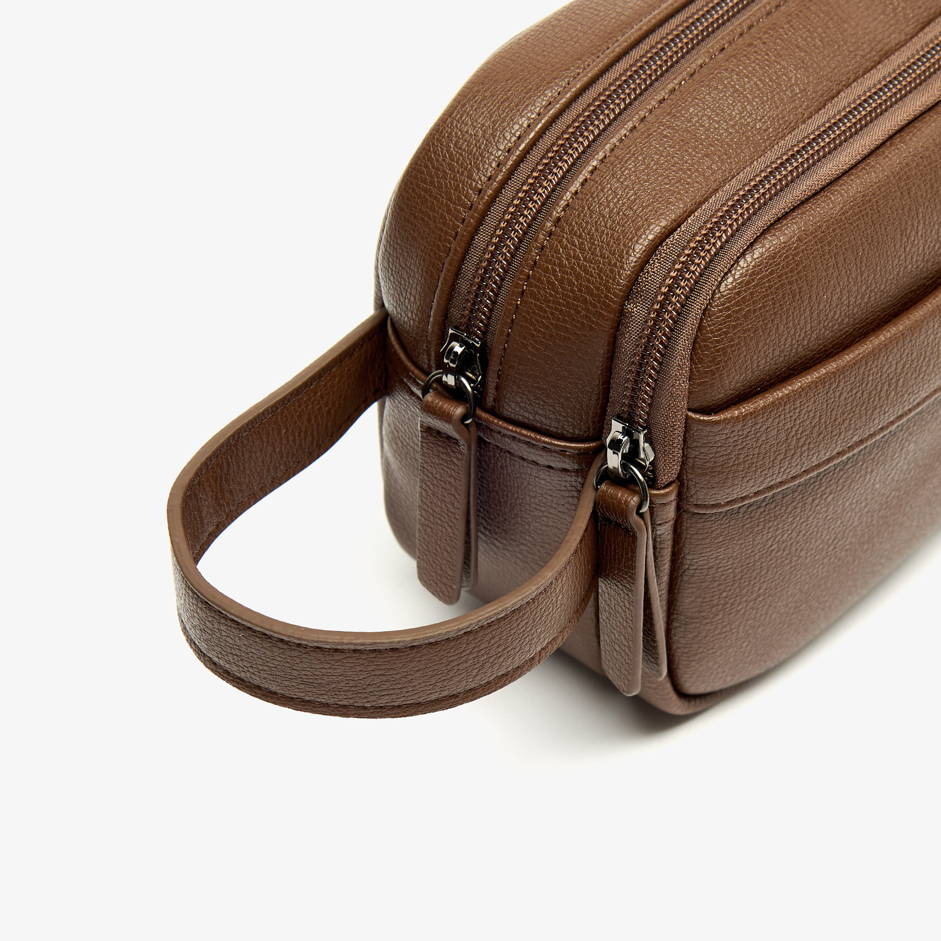 شنطة صغيرة سادة بسحاب إغلاق وحزام معصم من دوتشيني-men-bags-image-3