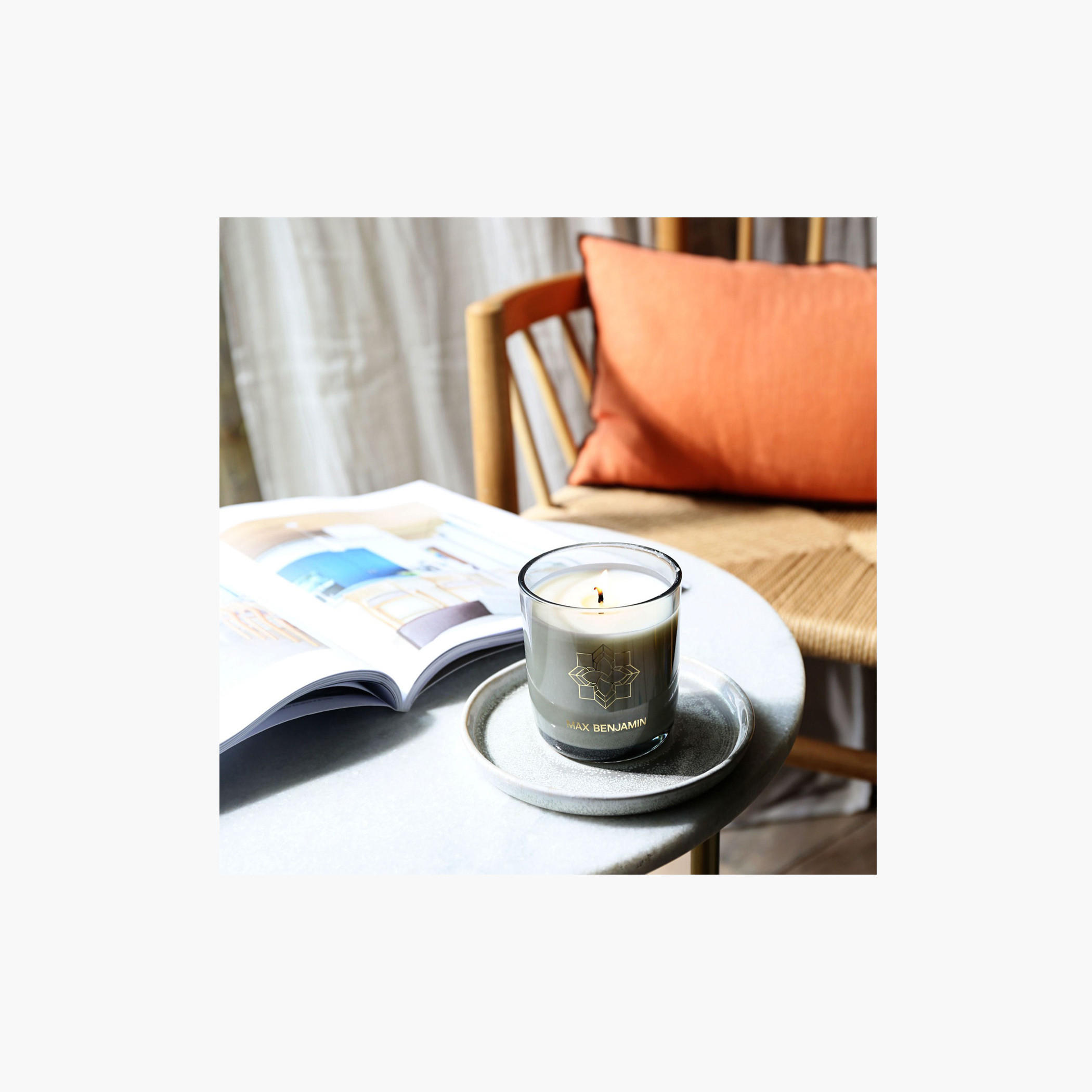 شمعة برائحة الرمان الأبيض مع غطاء من ماكس بنجامين - 210 جرام-household-homefragrance-candles-image-1