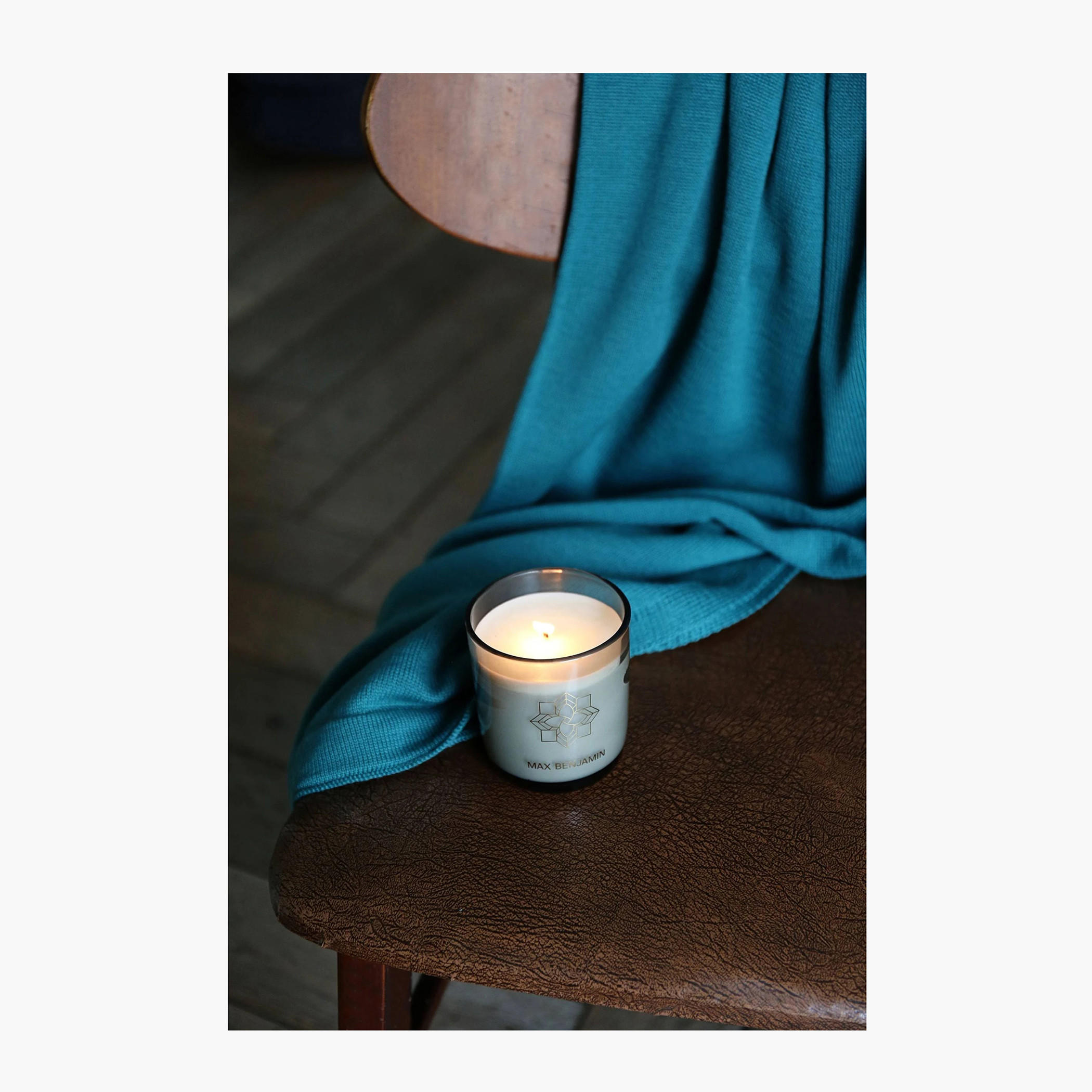 شمعة برائحة دوديتشي مع غطاء من ماكس بنجامين - 210 جرام-household-homefragrance-candles-image-1