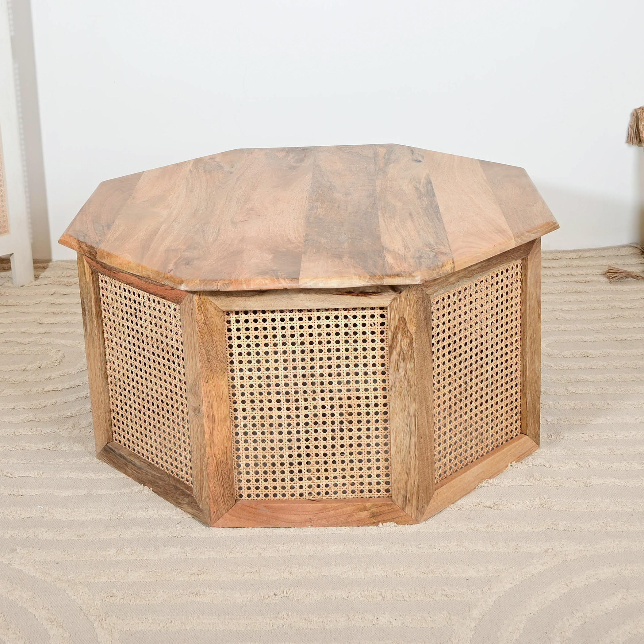 طاولة قهوة خشبية بتفاصيل روطان من هوم كارفينج - 90x46 سم-furniture-livingroom-coffeetables-image-3