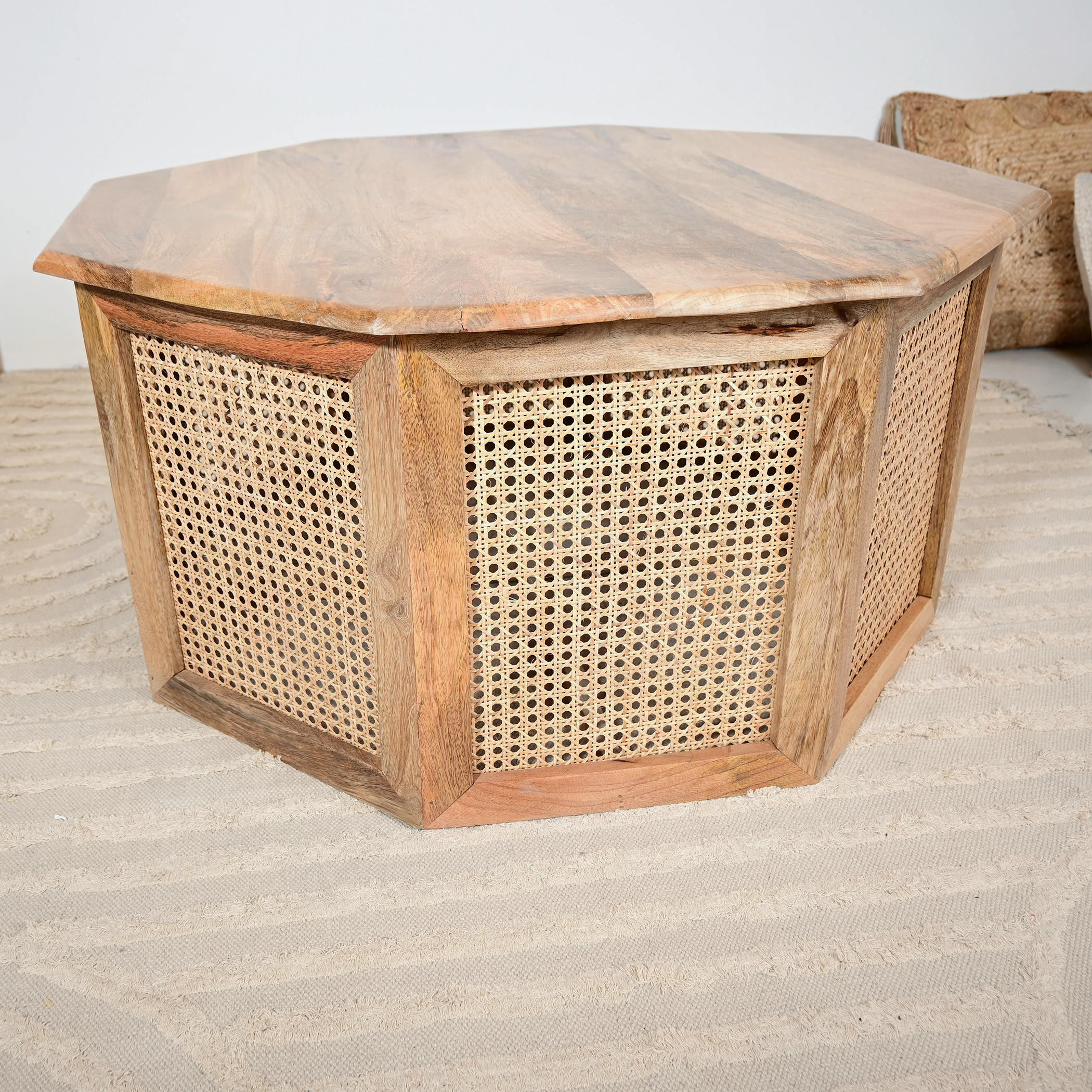 طاولة قهوة خشبية بتفاصيل روطان من هوم كارفينج - 90x46 سم-furniture-livingroom-coffeetables-image-5