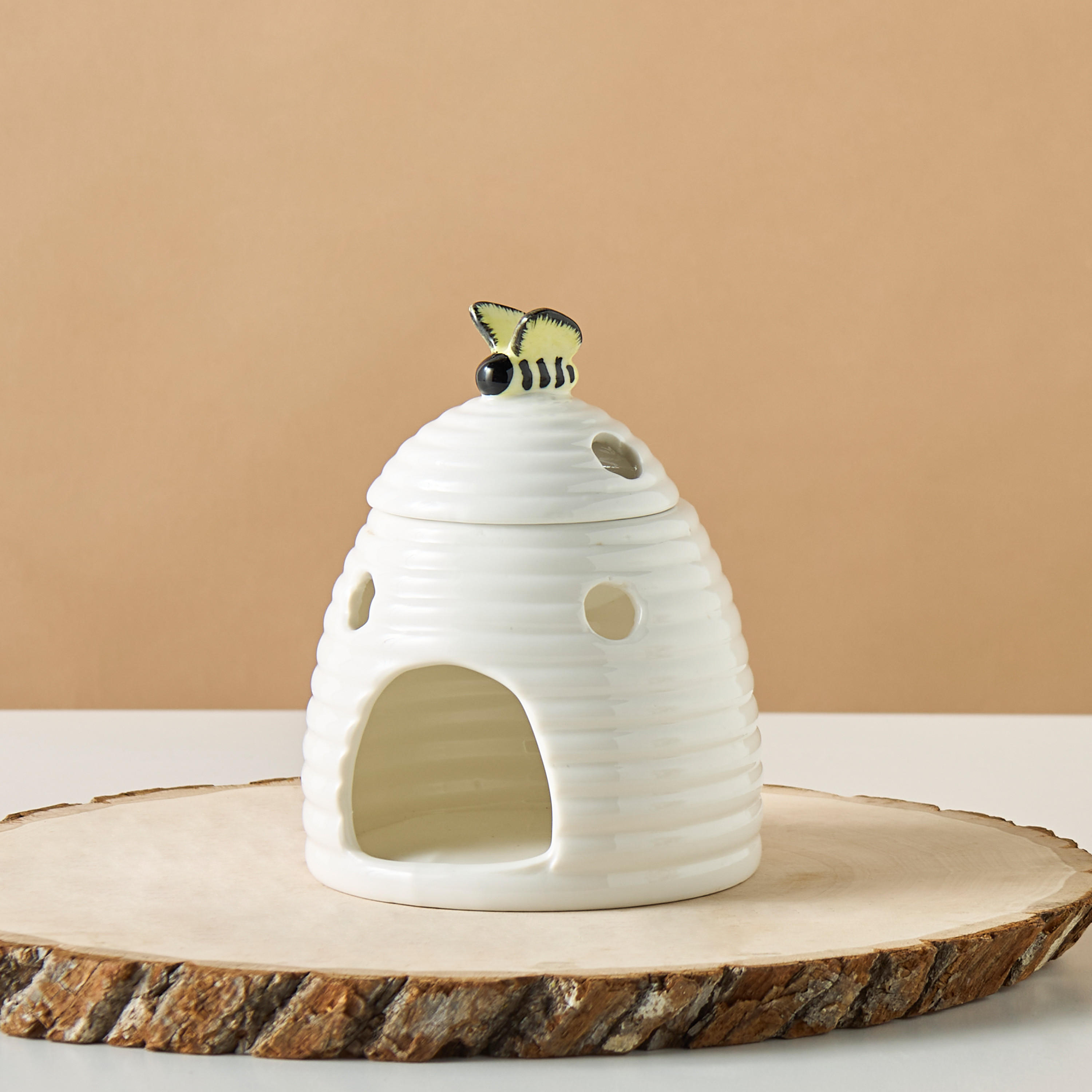 Cozy Cottage Ceramic Oil Burner with Bee Accent - 10x10x13 cms-household-homefragrance-burners-image-1