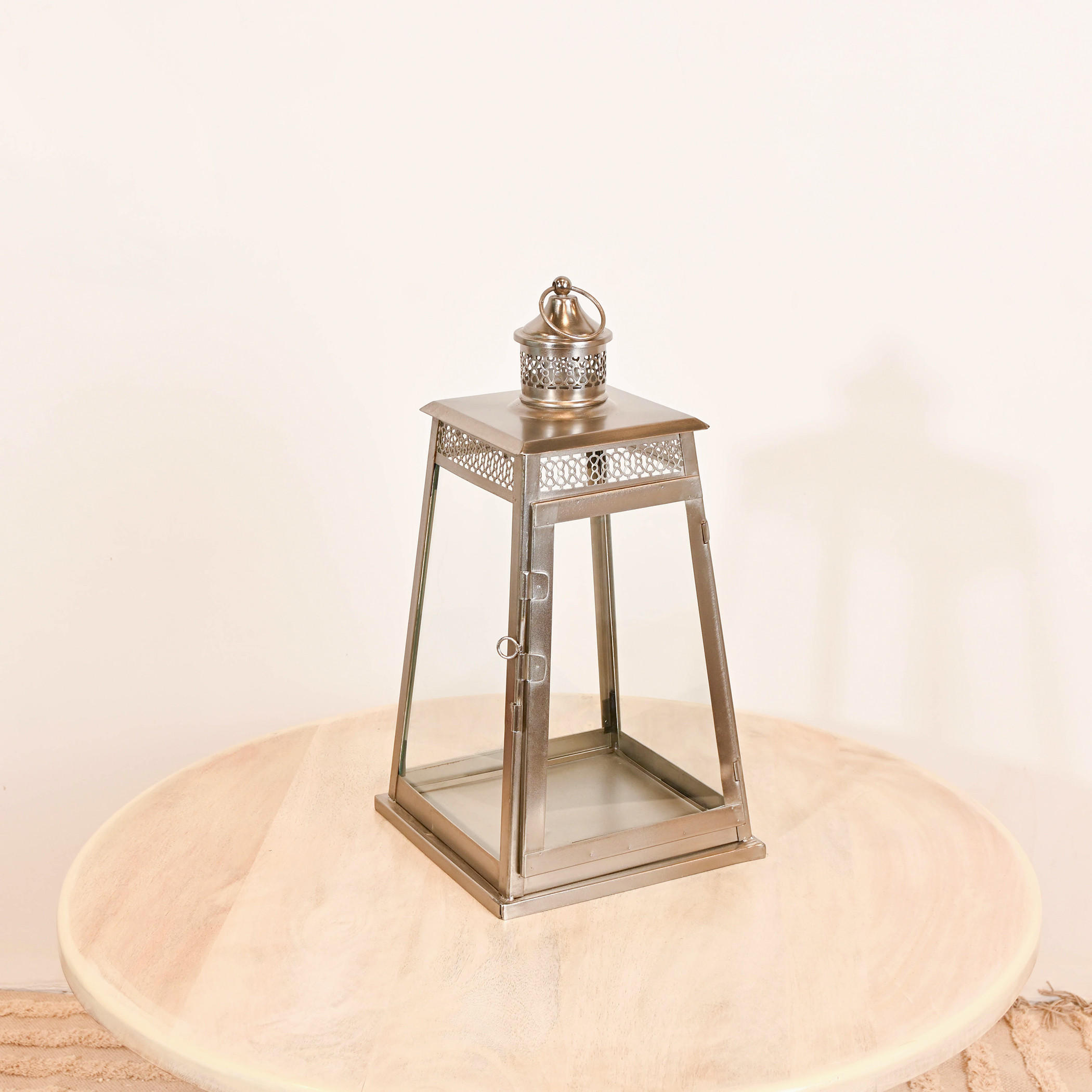 فانوس ديكور زجاجي من هوم كارفينج - 25x20 سم-household-decor-candleholdersandlanterns-image-1