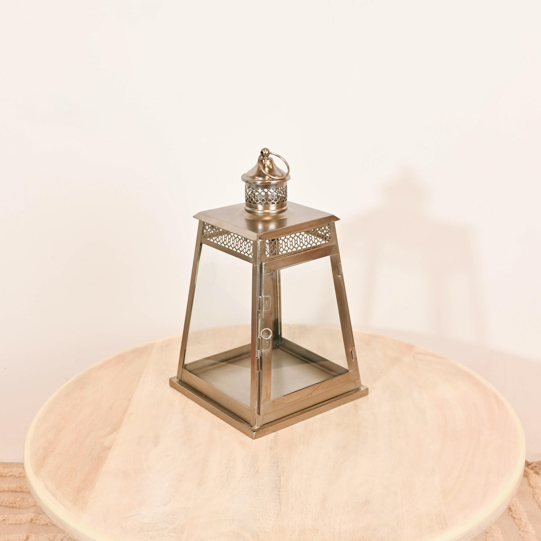 فانوس ديكور زجاجي من هوم كارفينج - 25x20 سم-household-decor-candleholdersandlanterns-image-1