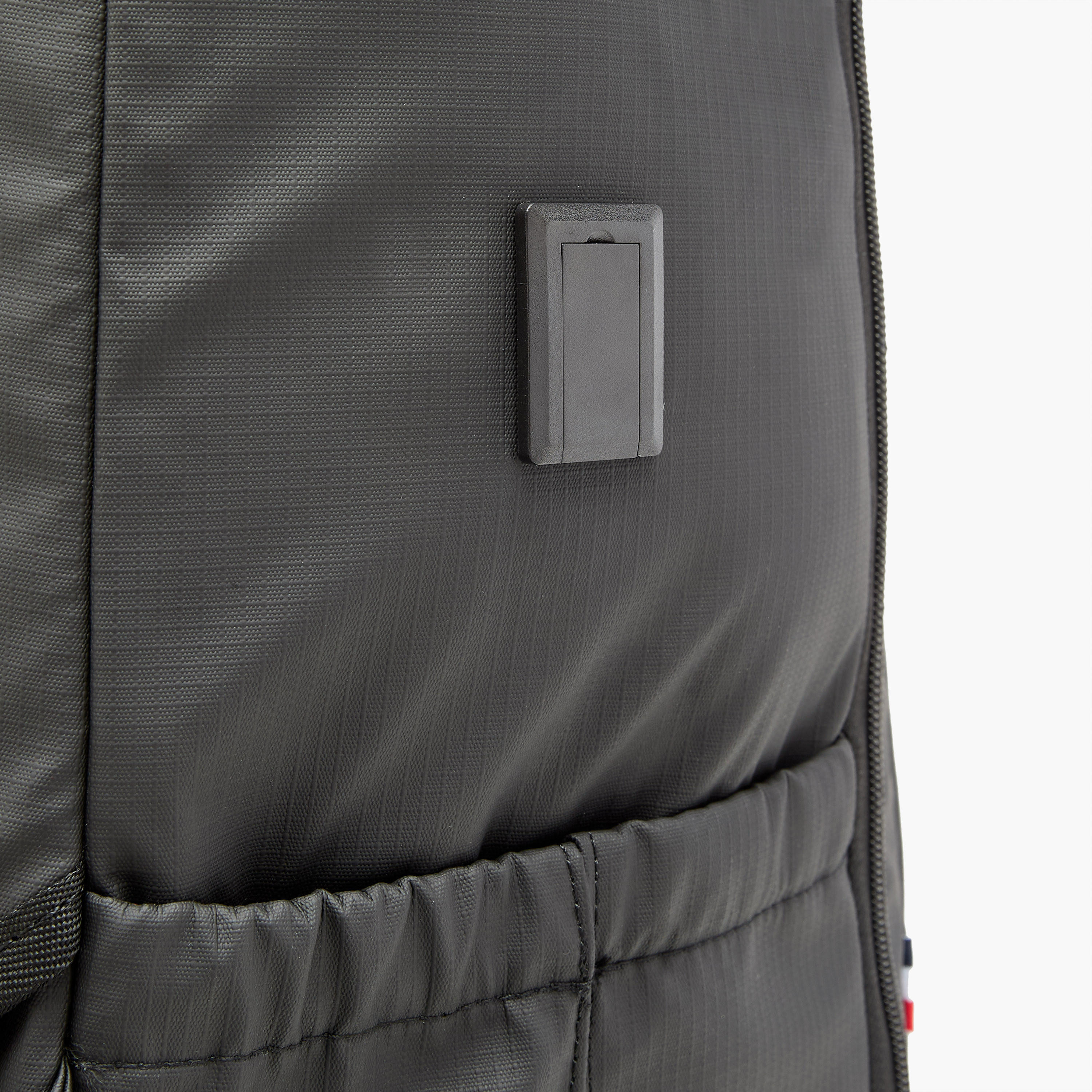شنطة ظهر ترولي سادة 19 بوصة بحمالات كتف وعجلات من يو إس بولو إسن - 32x23x48 سم-men-bags-image-7