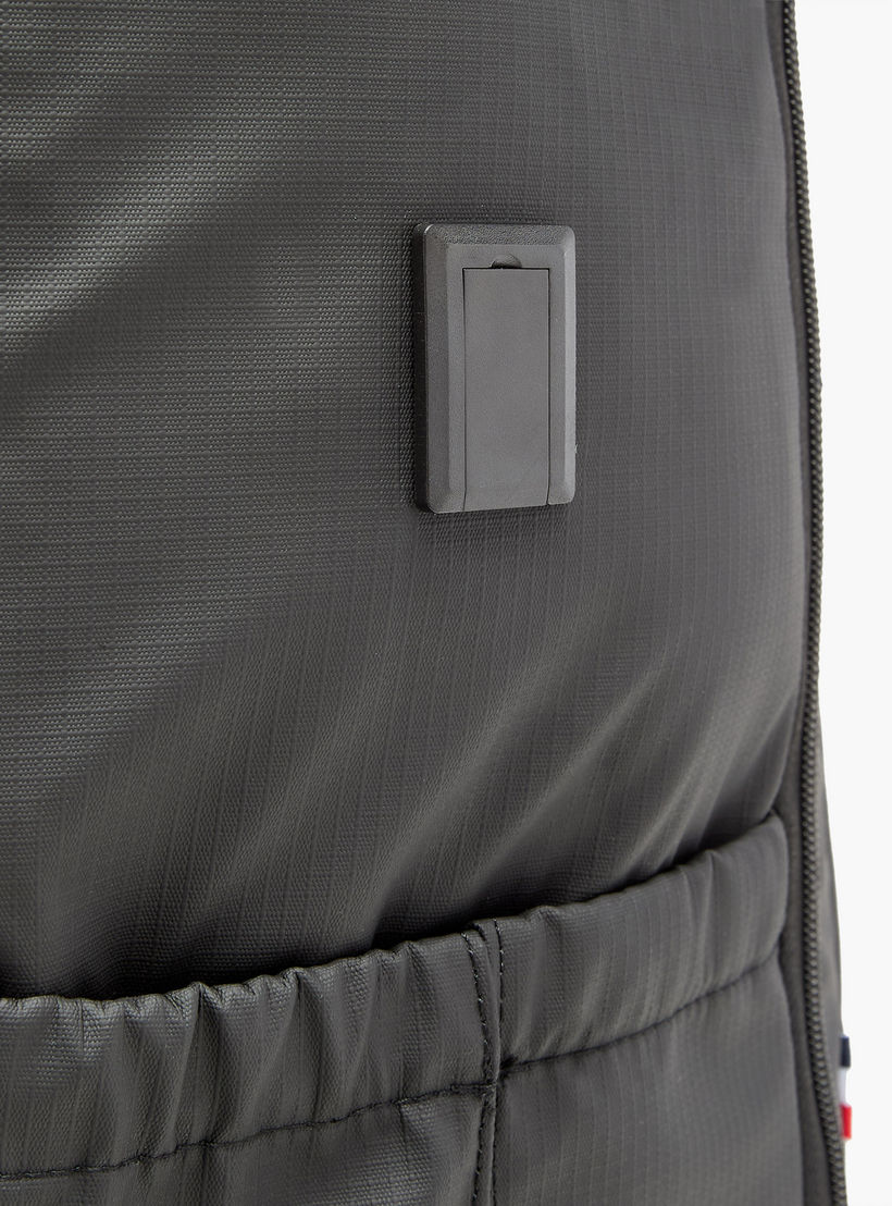 شنطة ظهر ترولي سادة 19 بوصة بحمالات كتف وعجلات من يو إس بولو إسن - 32x23x48 سم-men-bags-image-7