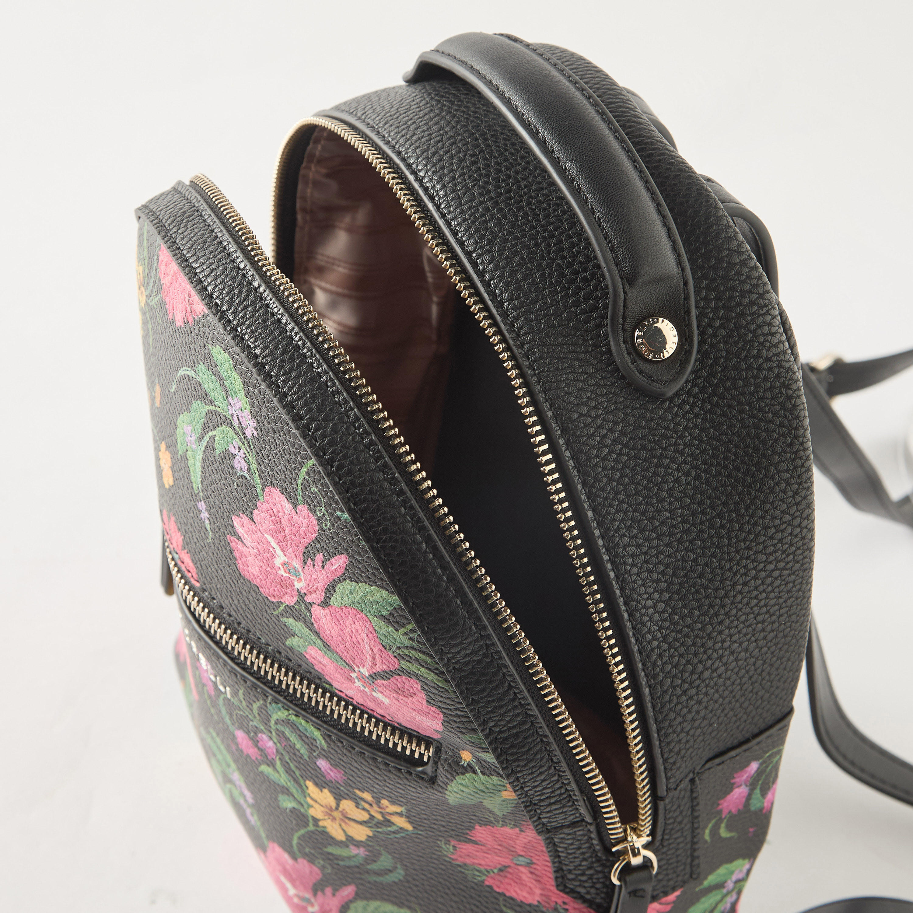 شنطة ظهر بطبعات زهرية وحمّالات كتف قابلة للتّعديل ومقبض من فيوريلي-women-bagsandwallets-backpacks-image-6