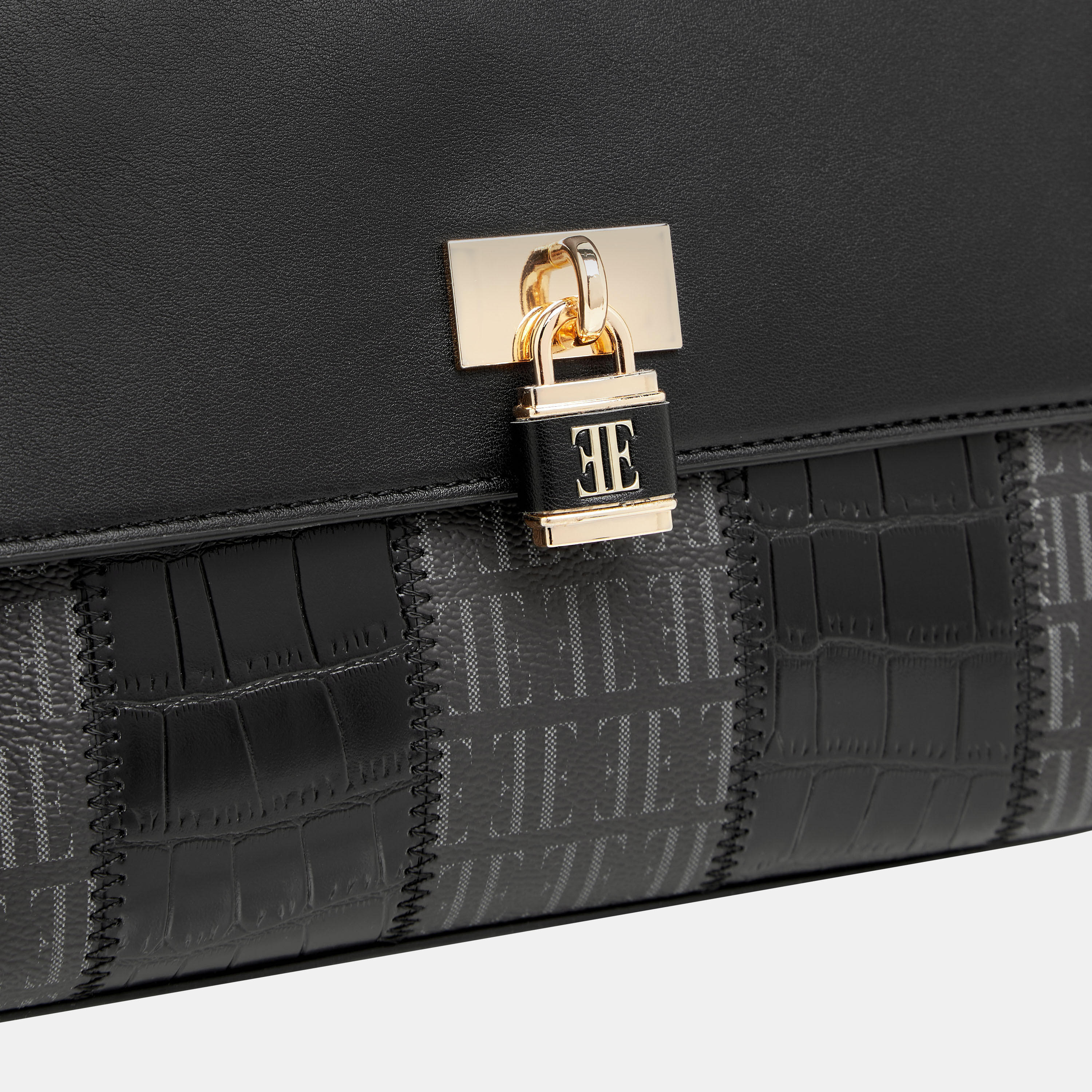 شنطة ساتشيل بحزام قابل للتعديل وزرار إغلاق وطبعات مونوجرام من إيل-women-bagsandwallets-handbags-image-4