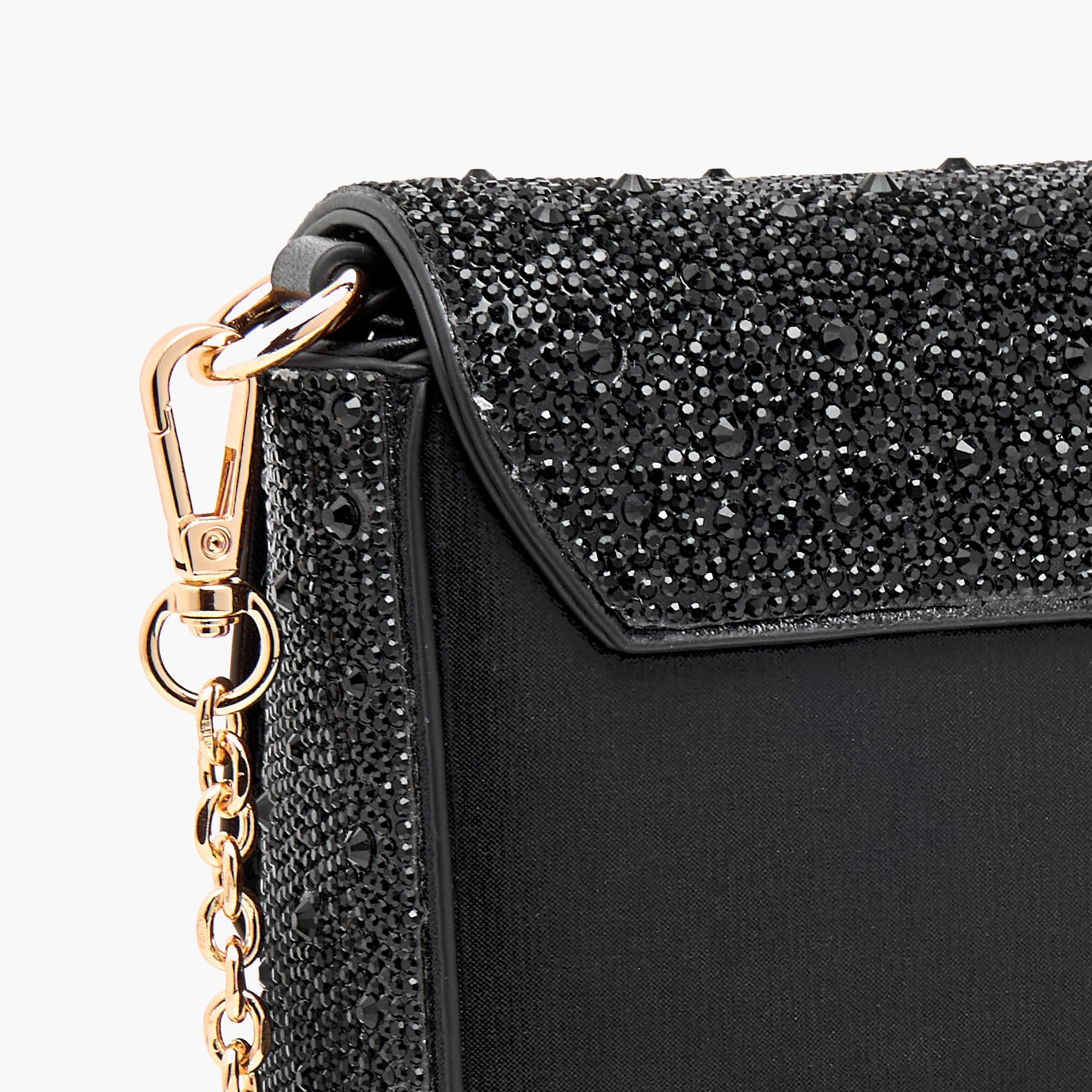 شنطة كروس بودي مزينة بحزام قابل للتعديل وطية إغلاق من سيليست-women-bagsandwallets-handbags-image-13