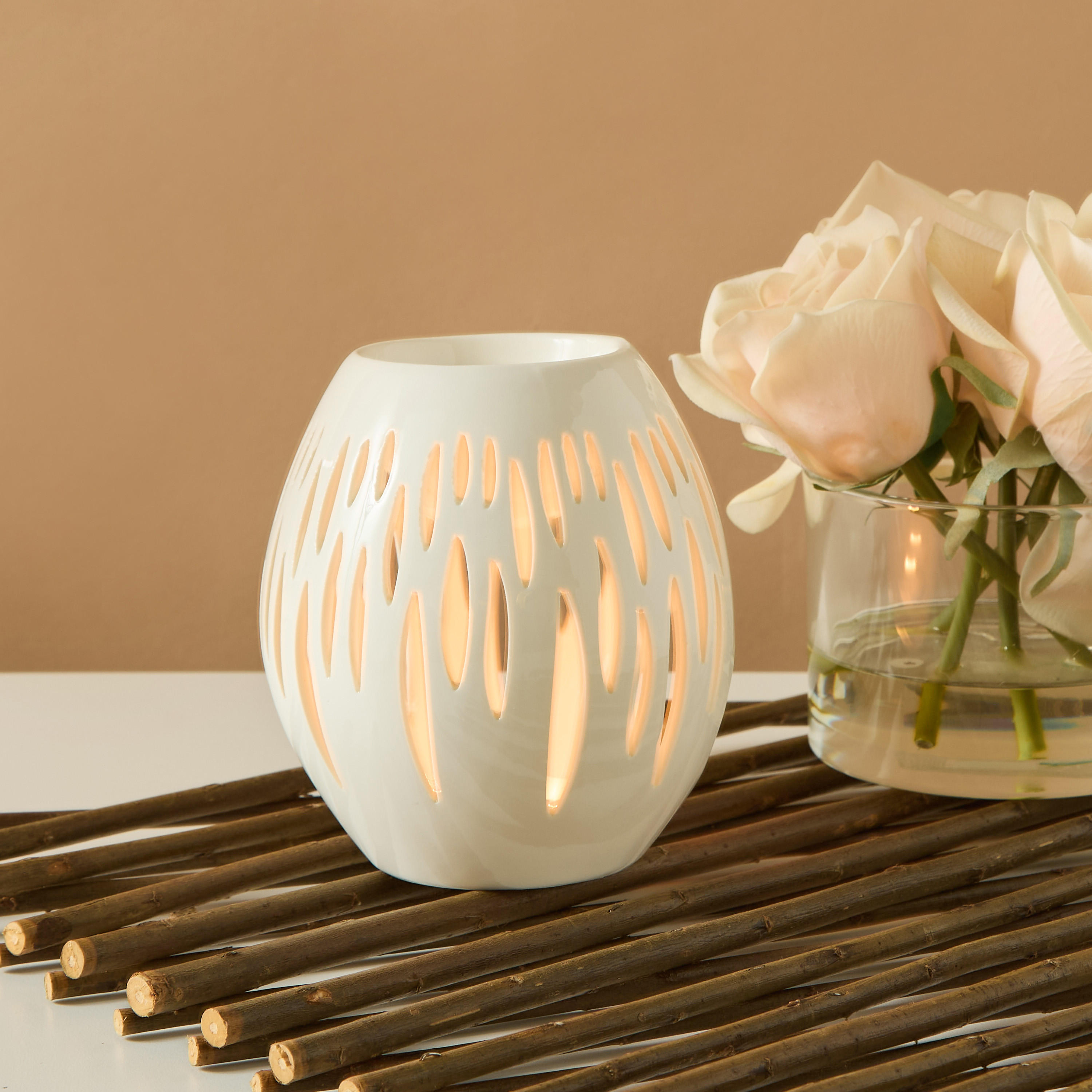 Ceramic Oil Burner - 12x12x13 cm-household-homefragrance-burners-image-6