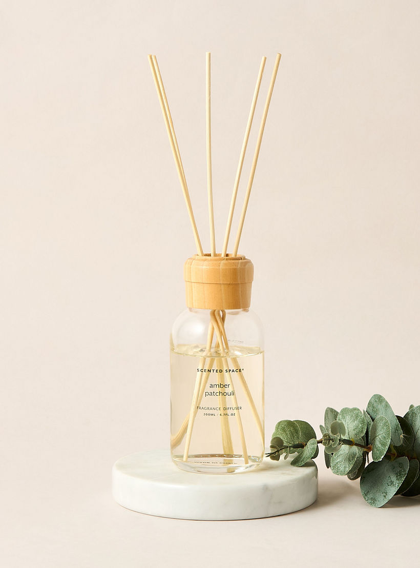 موزع عطور برائحة أمبريان وودز من سينتد سبيس - 200 مل-household-homefragrance-reeddiffusers-image-1