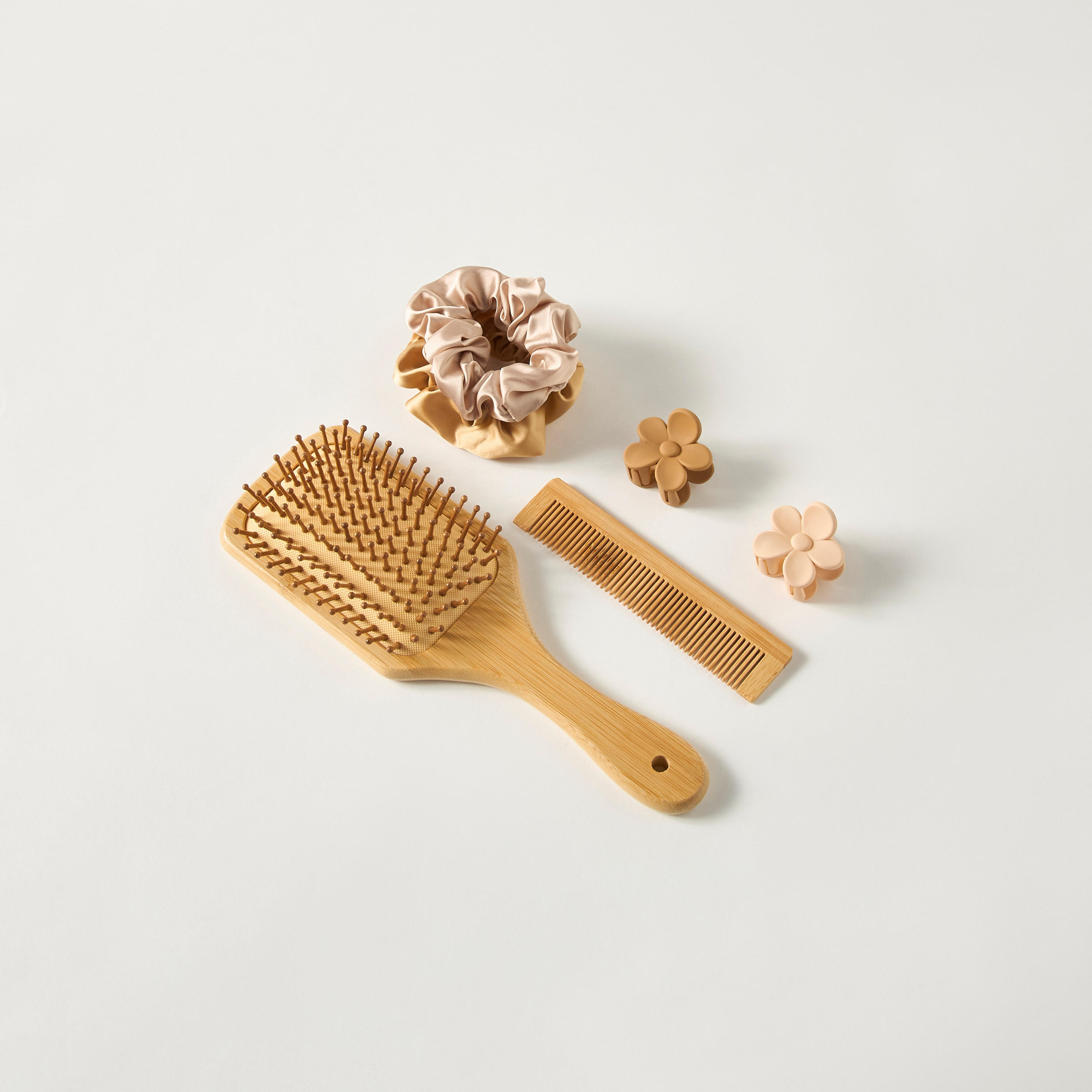 مجموعة هدايا فرشاة شعر واكسسوارات 6 قطع متنوعة-women-hairaccessories-sets-image-1