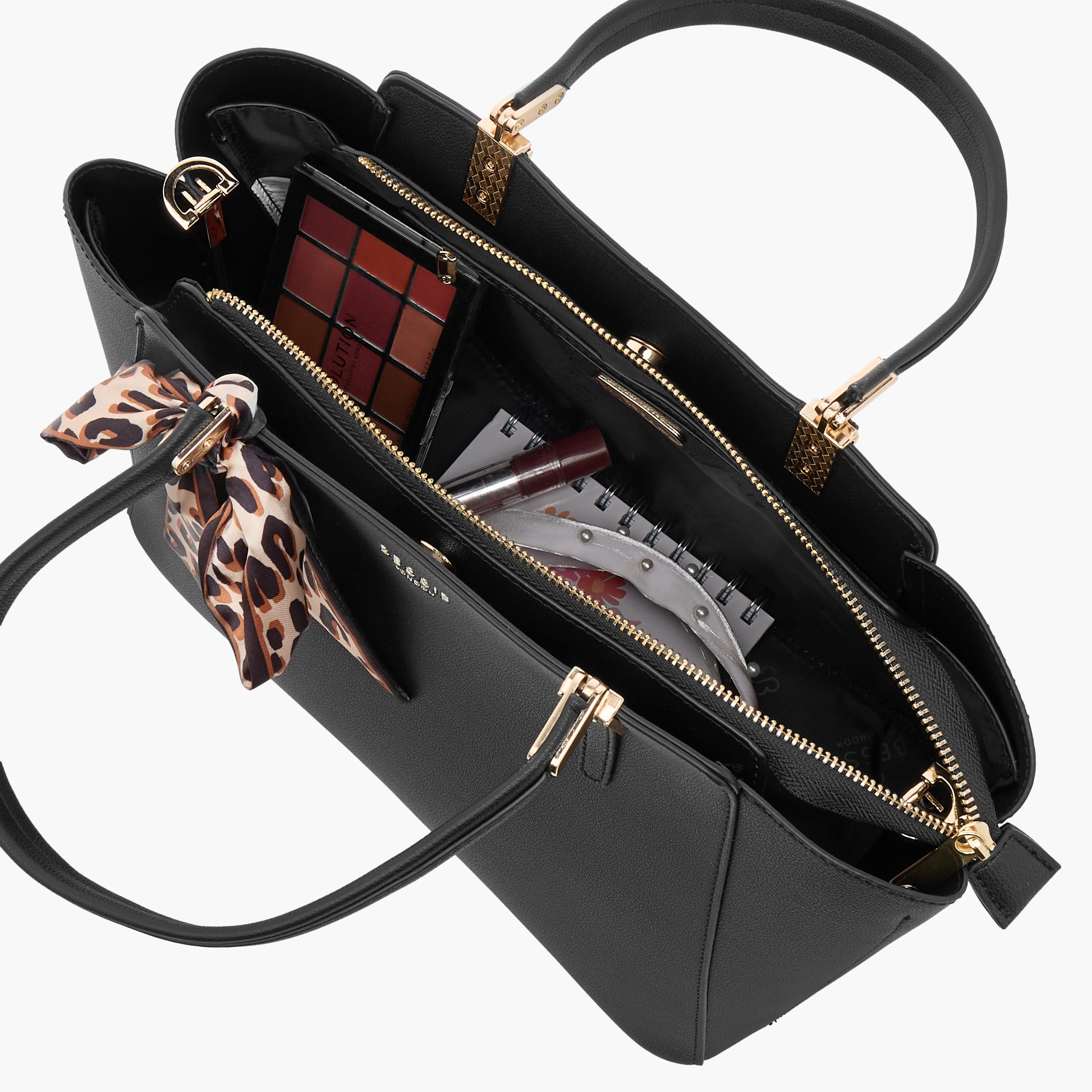 شنطة توتي سادة بسحاب إغلاق وتفاصيل وشاح من بيسي لندن-women-bagsandwallets-handbags-image-9