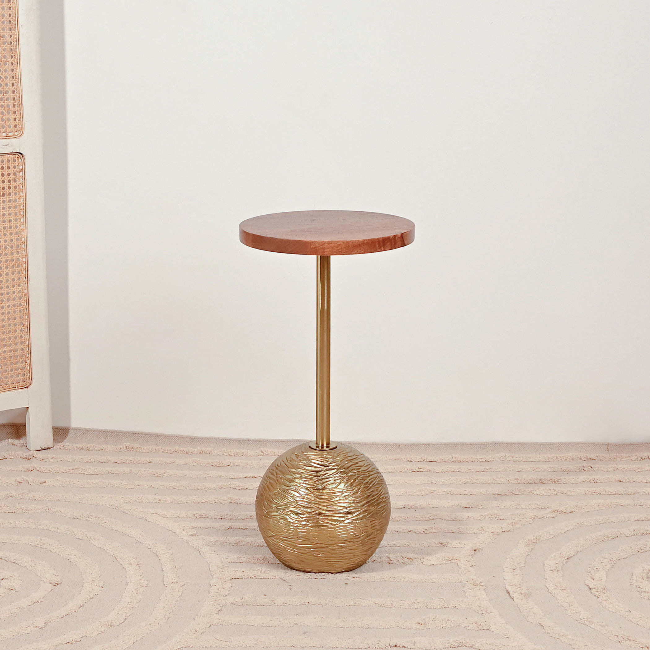 طاولة زينة بسطح خشب وقاعدة كروية - 60x30x60 سم-furniture-livingroom-sideandendtables-image-2