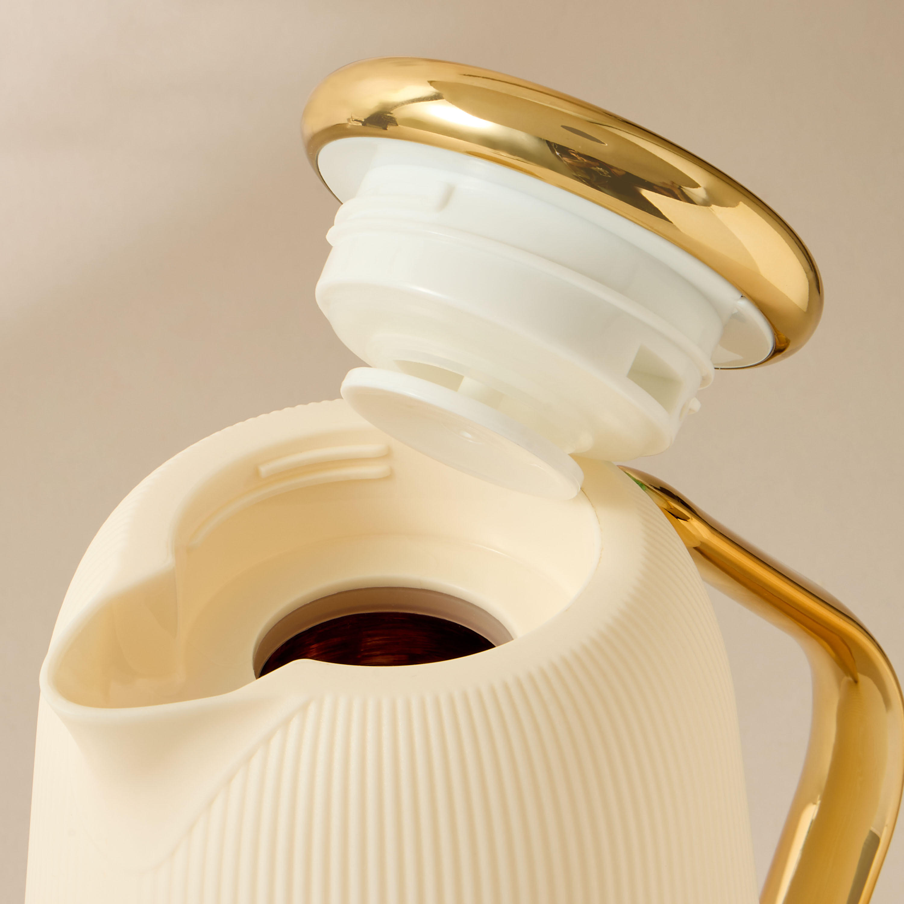 Jawhara Textured Vacuum Flask - 1 L-household-dining-teaandcoffee-vacuumflaskscoffeeandteapots-image-3