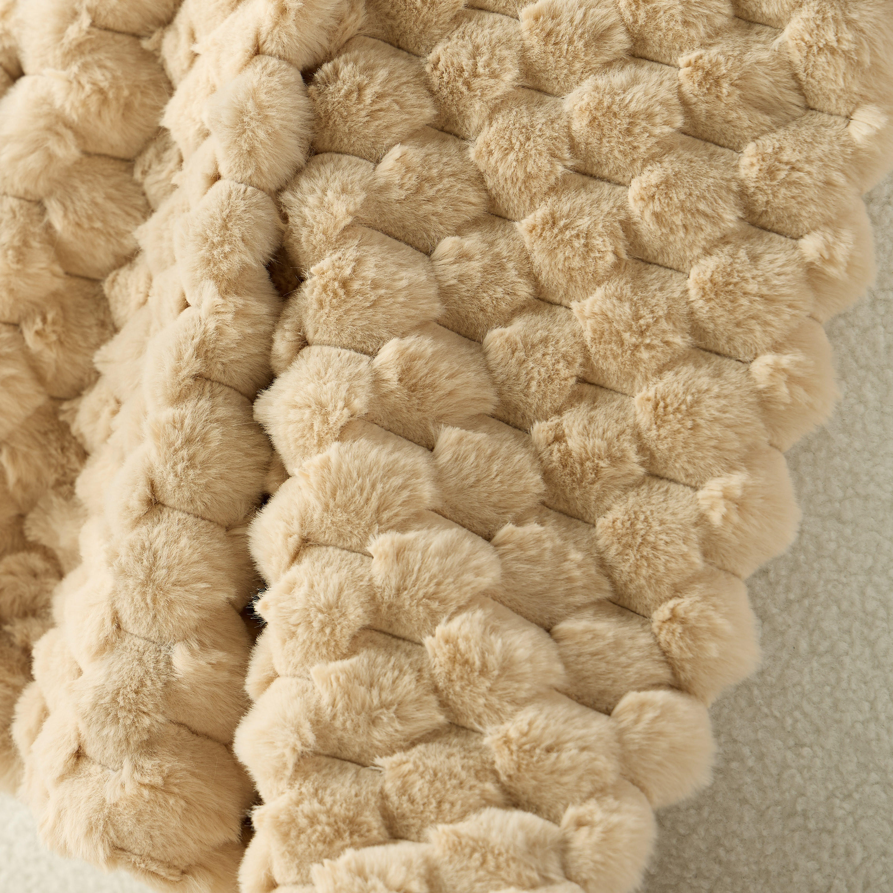 Honeycomb Textured Fur Throw - 127x152 cm-household-cushionsandthrows-throwsandblankets-throws-image-2
