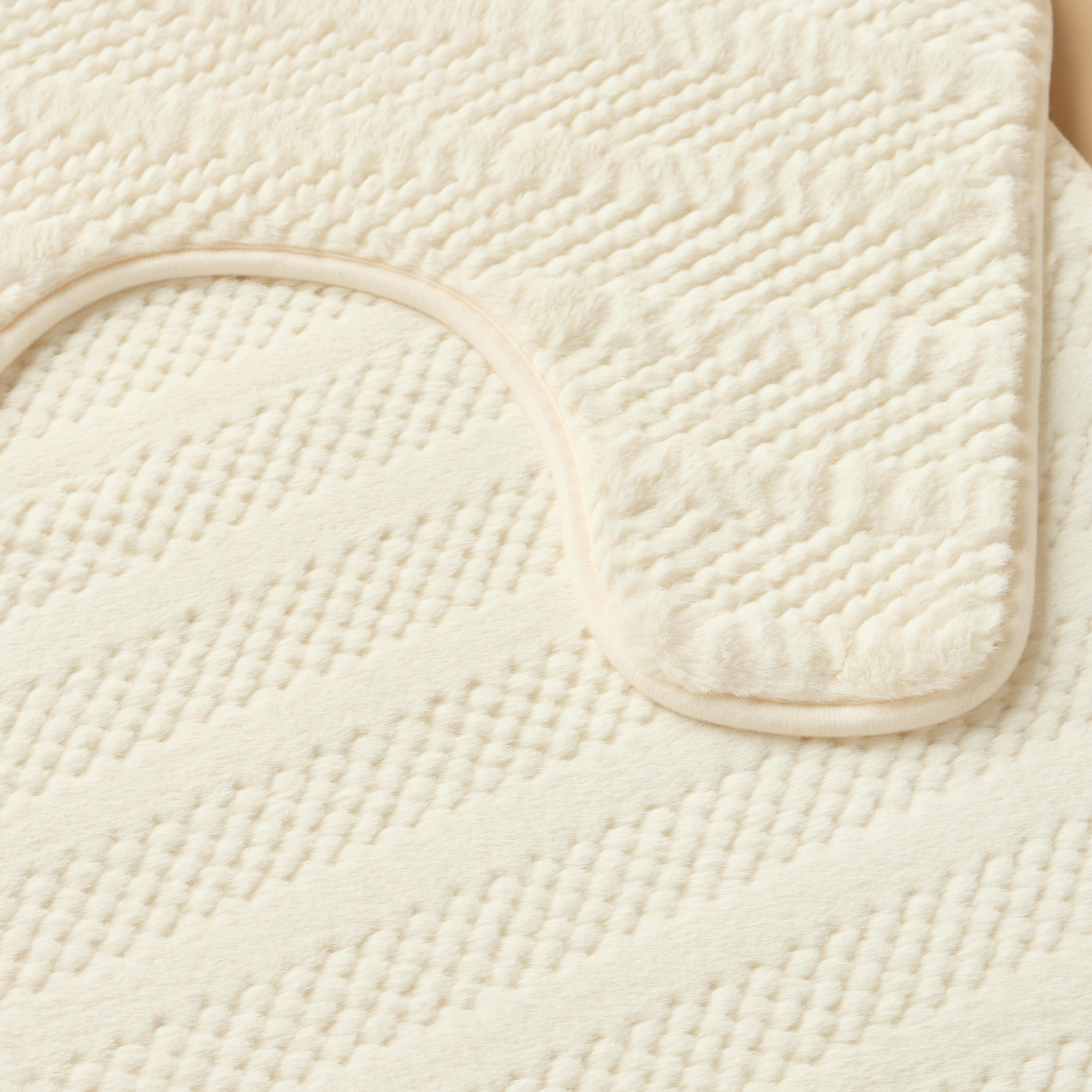 طقم سجاد حمّام إسفنجي بارز الملمس من قطعتين - 50x80 سم-household-bathandlaundry-bathlinen-bathmatsandtubmats-image-4