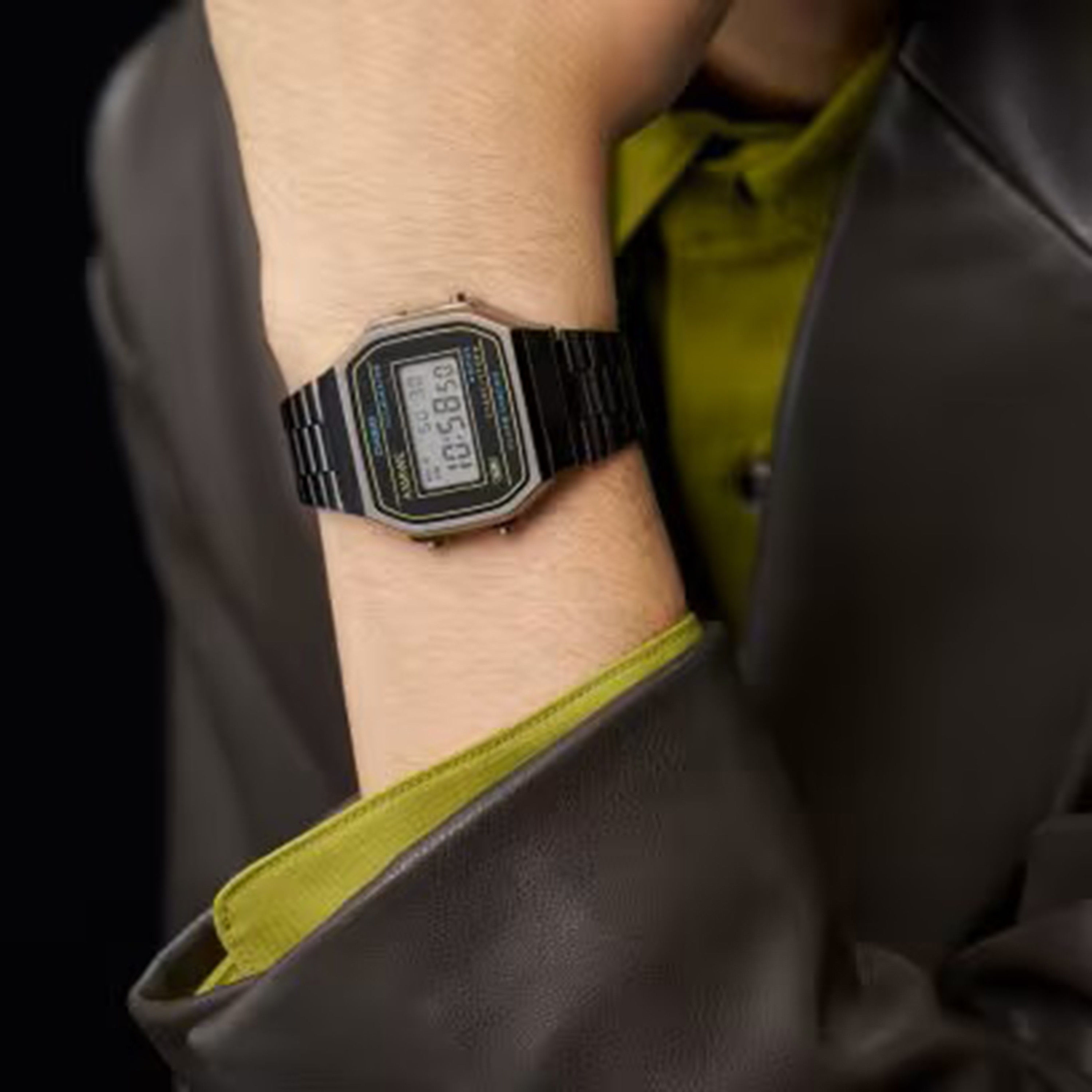 ساعة كاسيو 36 ملم رقمية سوداء من الستانلس ستيل | A168WEHB-1ADF-men-watchesandjewellery-watches-image-2