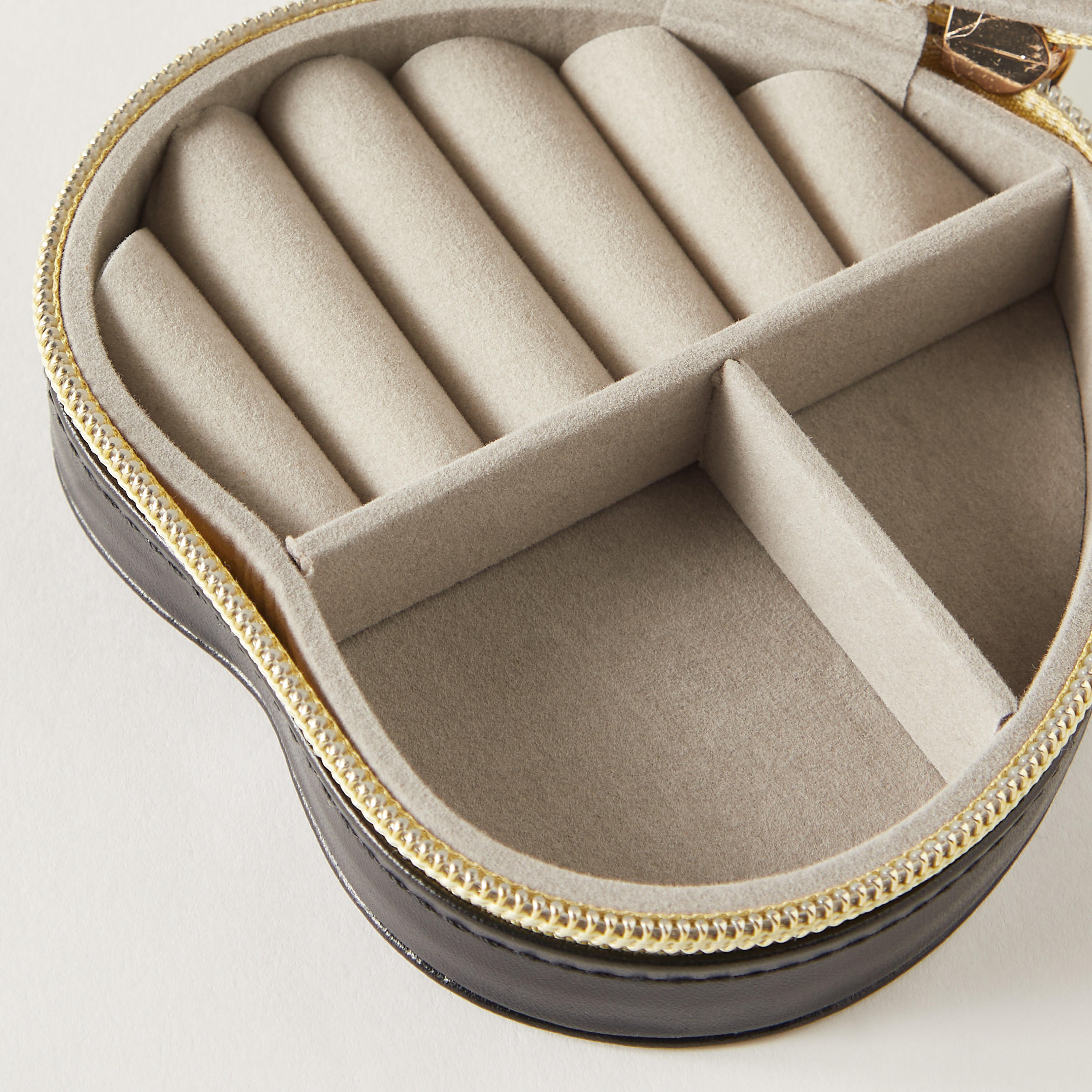 Syloon Heart-Shaped 3-Compartment Jewellery Organizer with Zip Closure - 12x11x5 cms-women-watchesandjewellery-jewellery-storage-image-4
