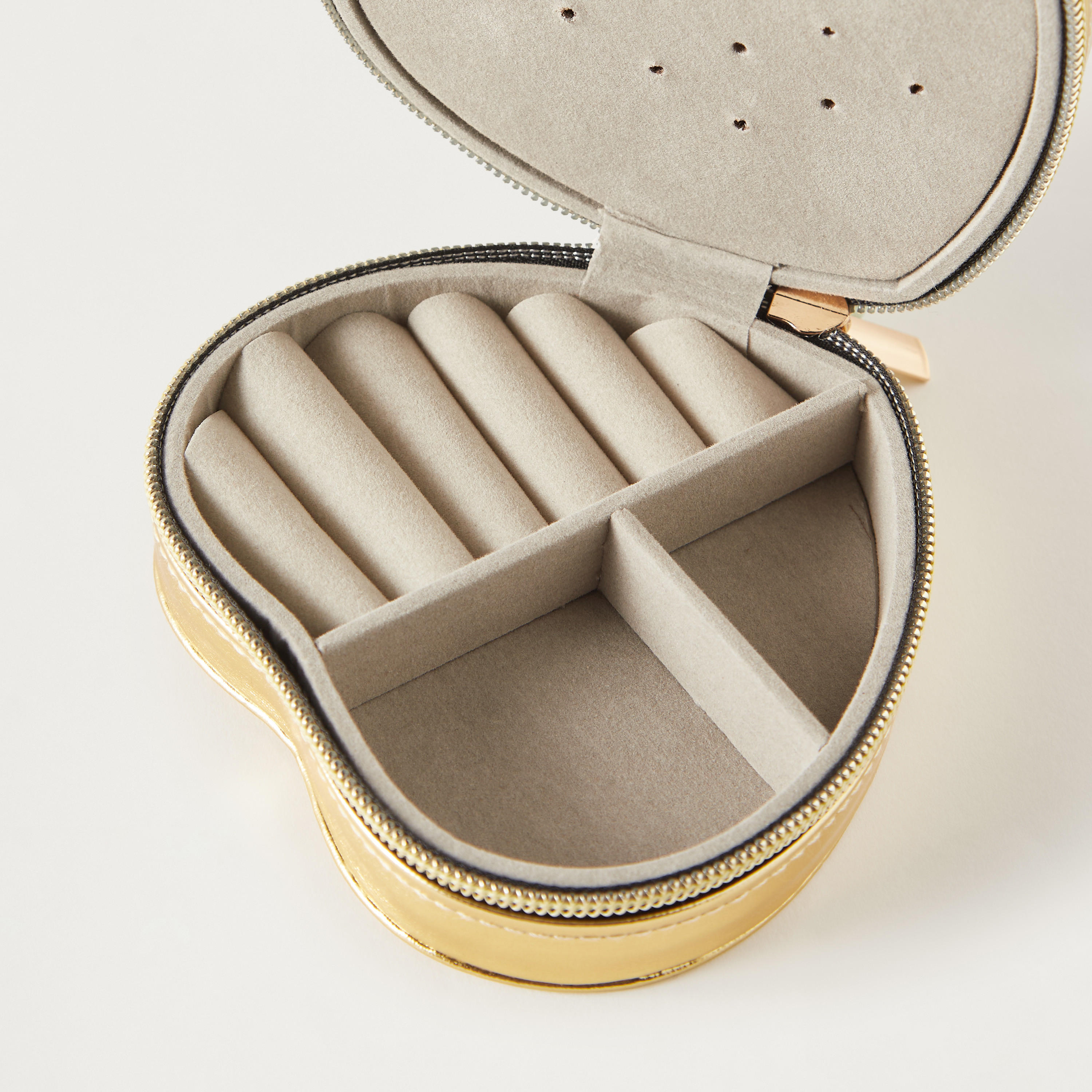 Syloon Heart Shaped 3-Compartment Jewellery Organiser Box - 12x11x5 cms-women-watchesandjewellery-jewellery-storage-image-4