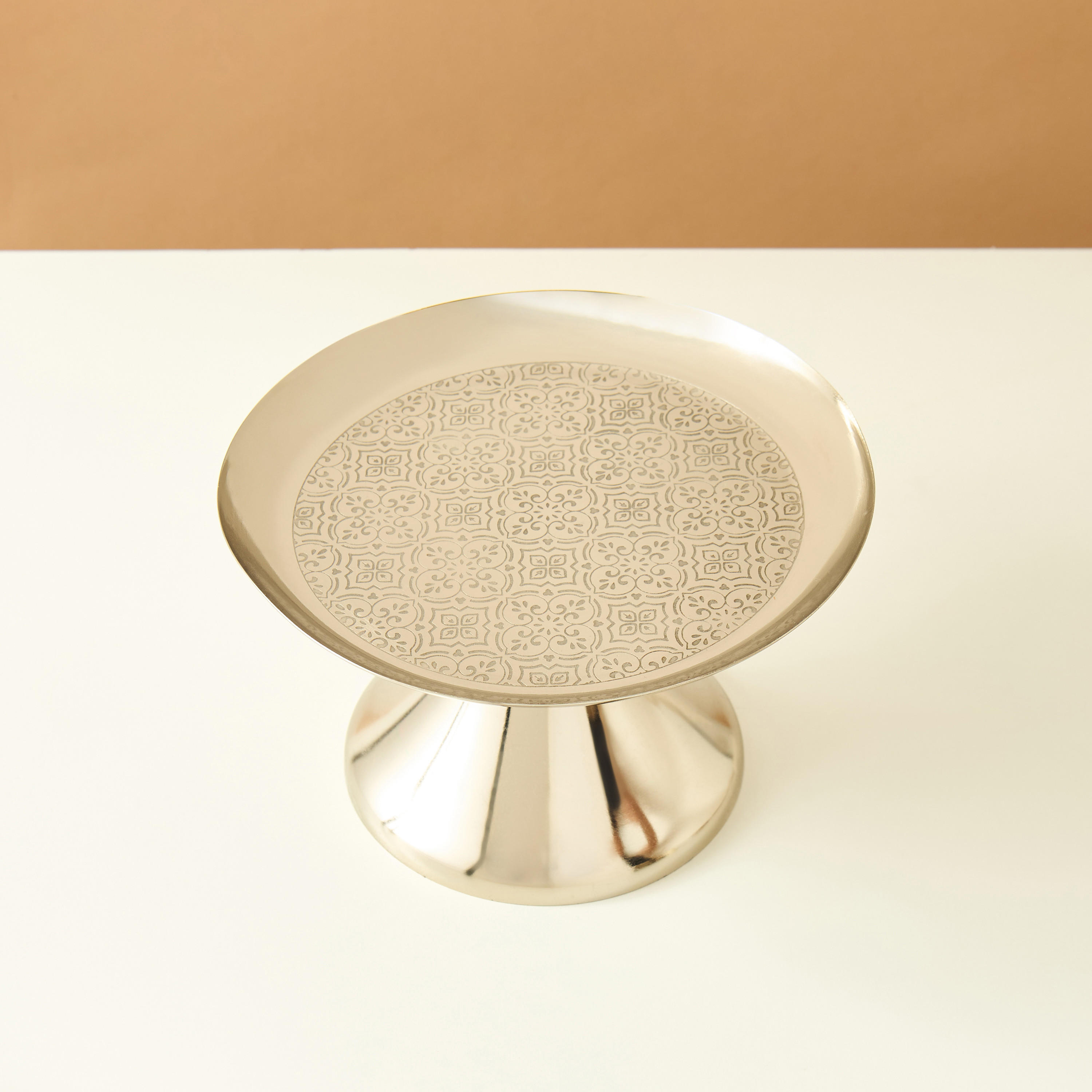 Embossed Iron Cake Stand - 20x14x12 cms-household-dining-serveware-cakestands-image-3