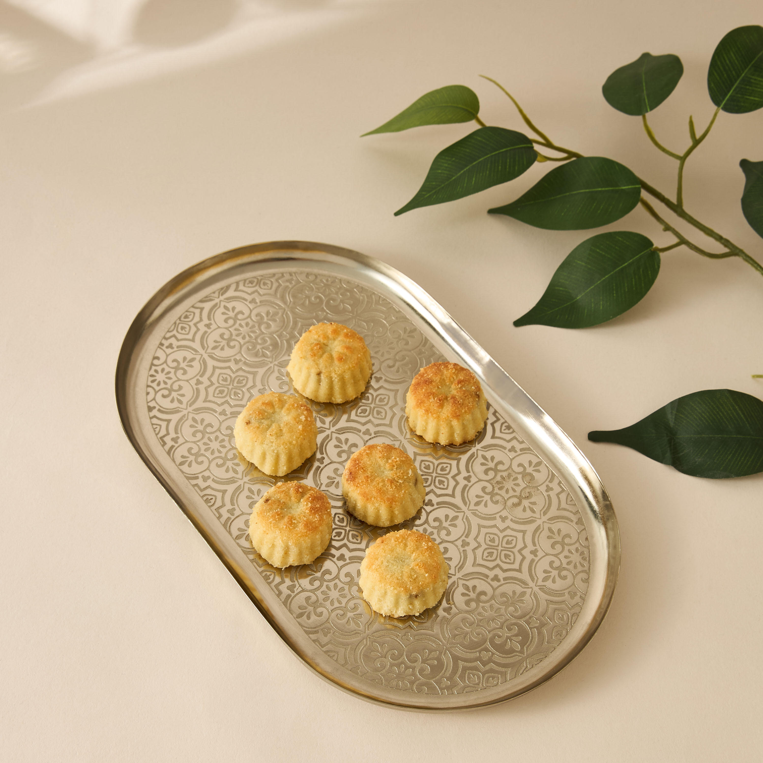 Elevated Textured Oval Tray - 25x16 cms-household-dining-serveware-servingtrays-image-1