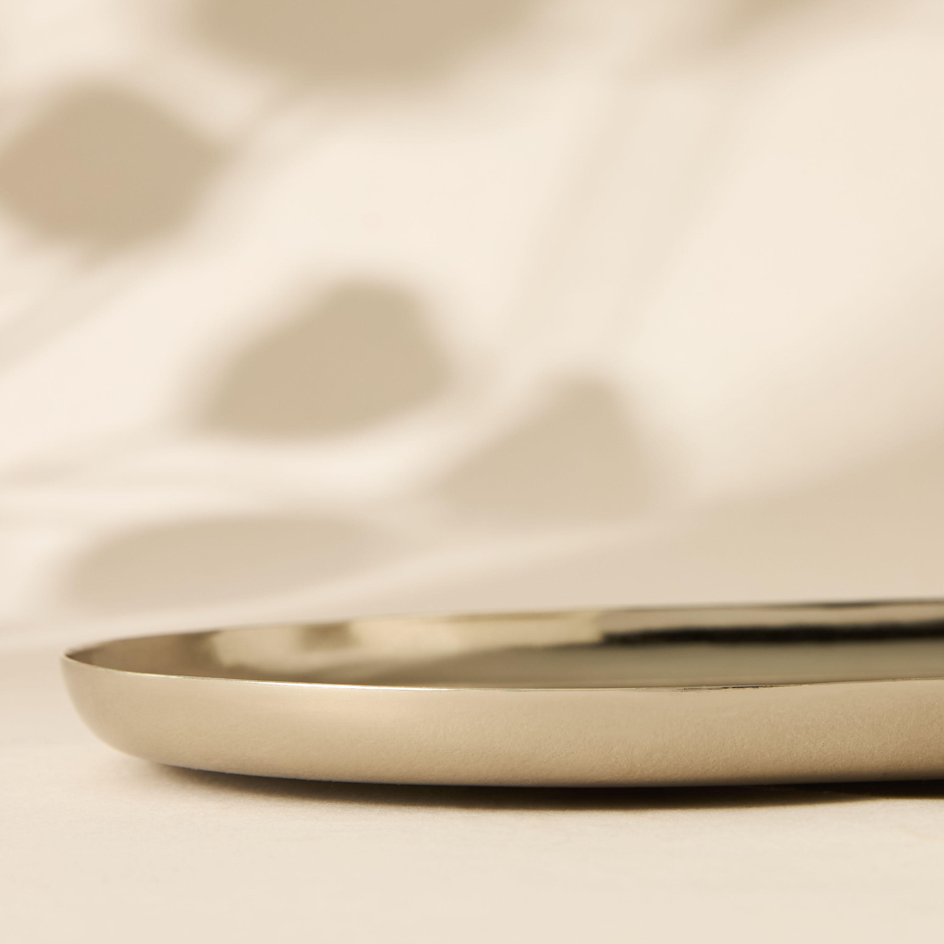 Elevated Textured Oval Tray - 25x16 cms-household-dining-serveware-servingtrays-image-4