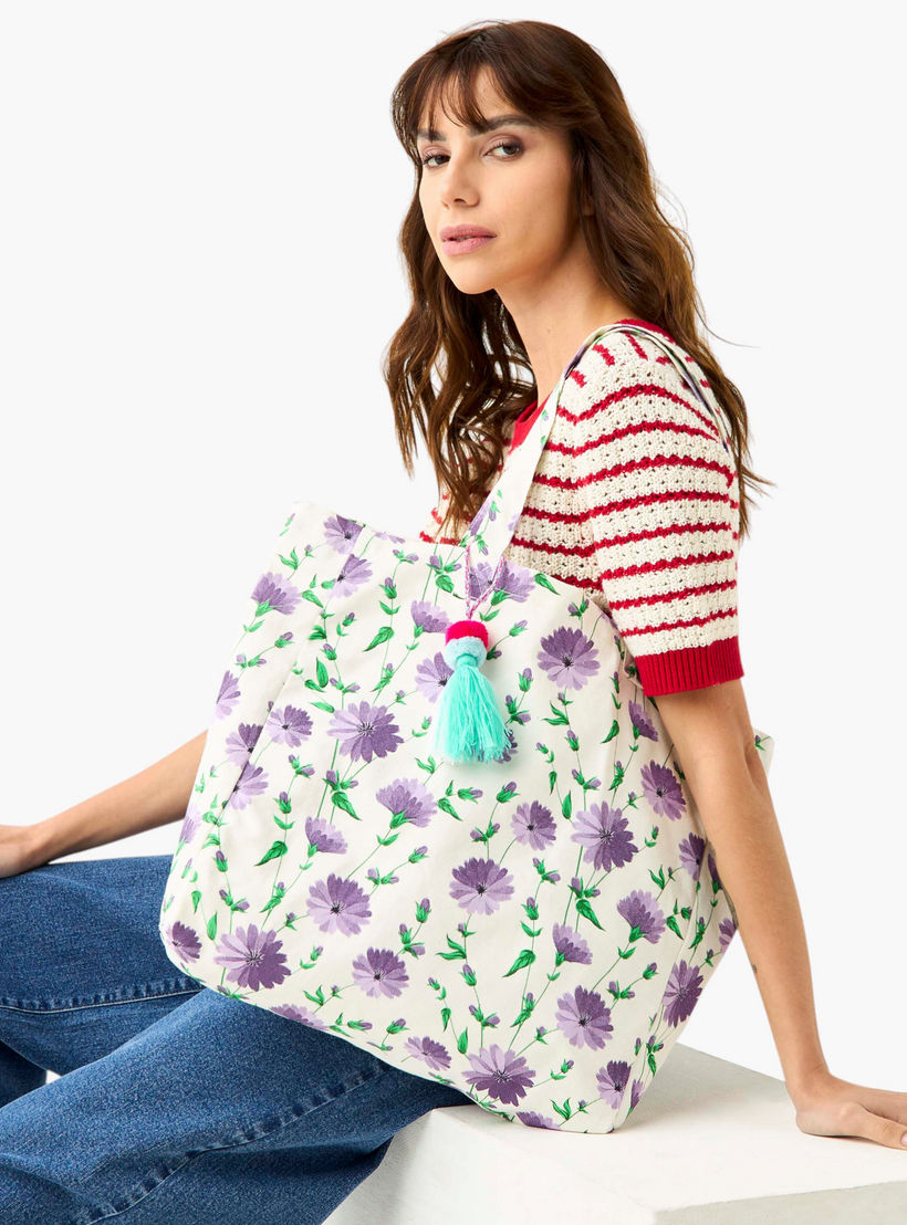 شنطة تسوق بمقابض مزدوجة وشُرّابات وطبعات زهرية-women-bagsandwallets-handbags-image-2
