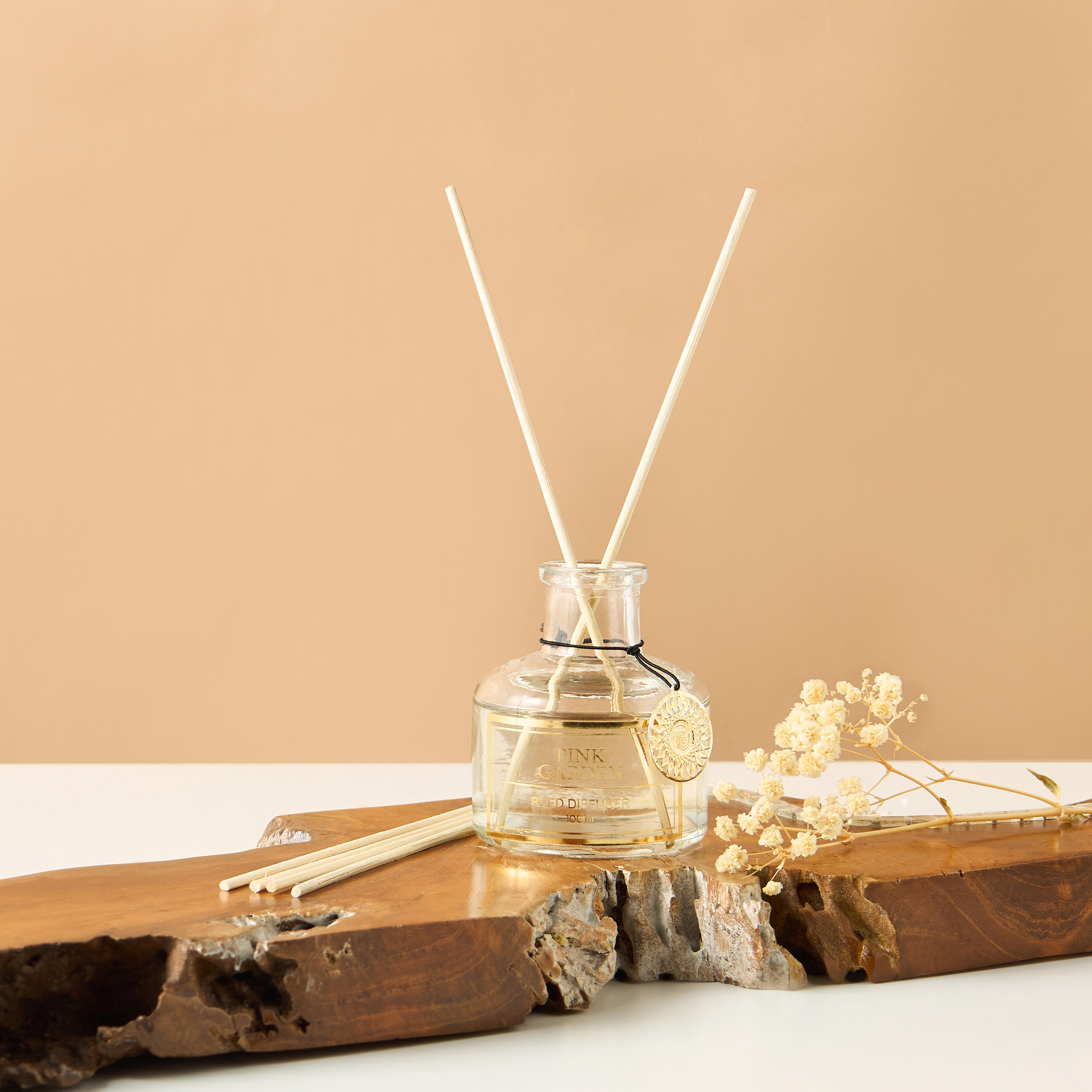 موزع عطور بأعواد بينك جاردن من سينت. د لندن - 100 مل-household-homefragrance-reeddiffusers-image-1