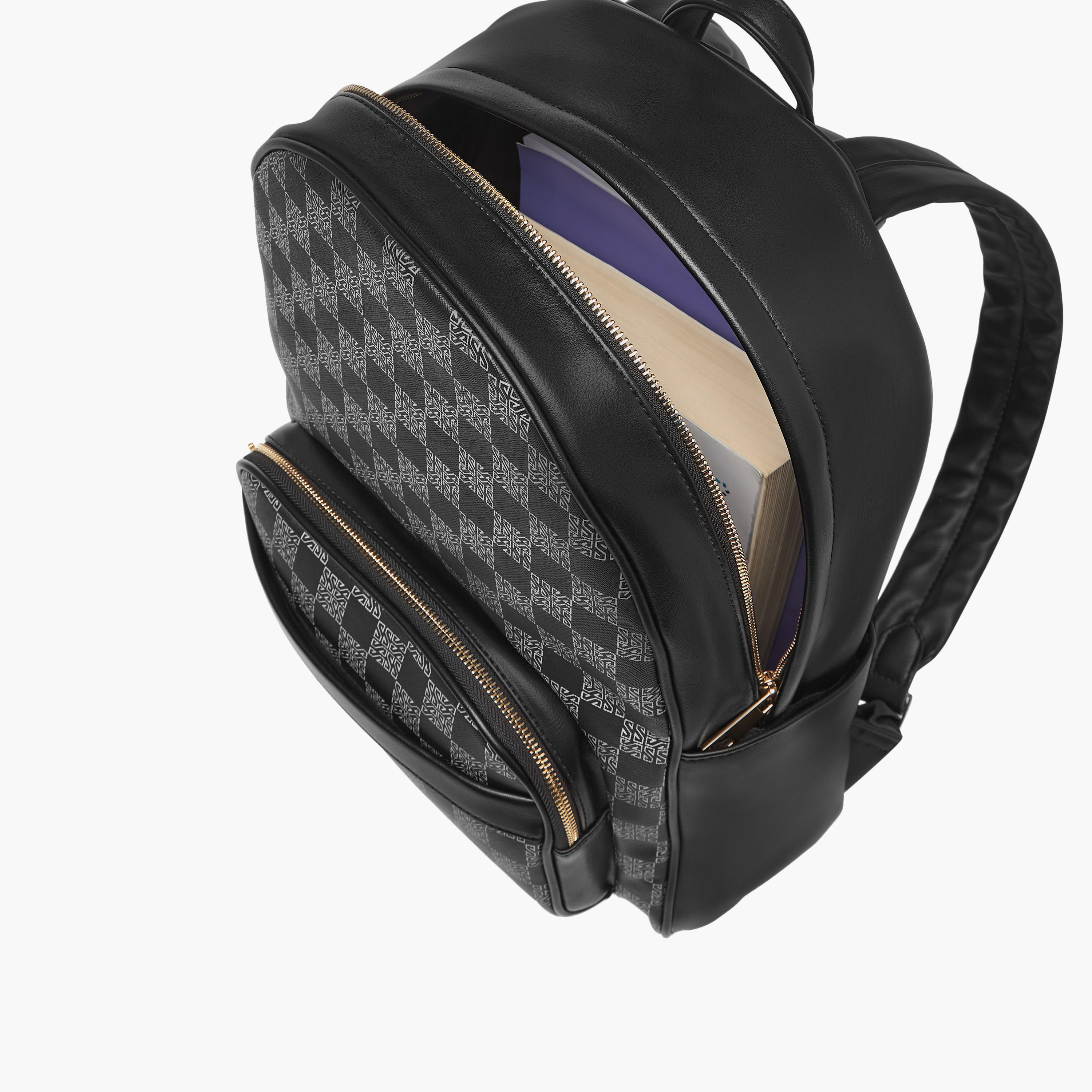 شنطة ظهر كاروهات بسحاب إغلاق وحزام قابل للتعديل تيا من ساشا-women-bagsandwallets-backpacks-image-7