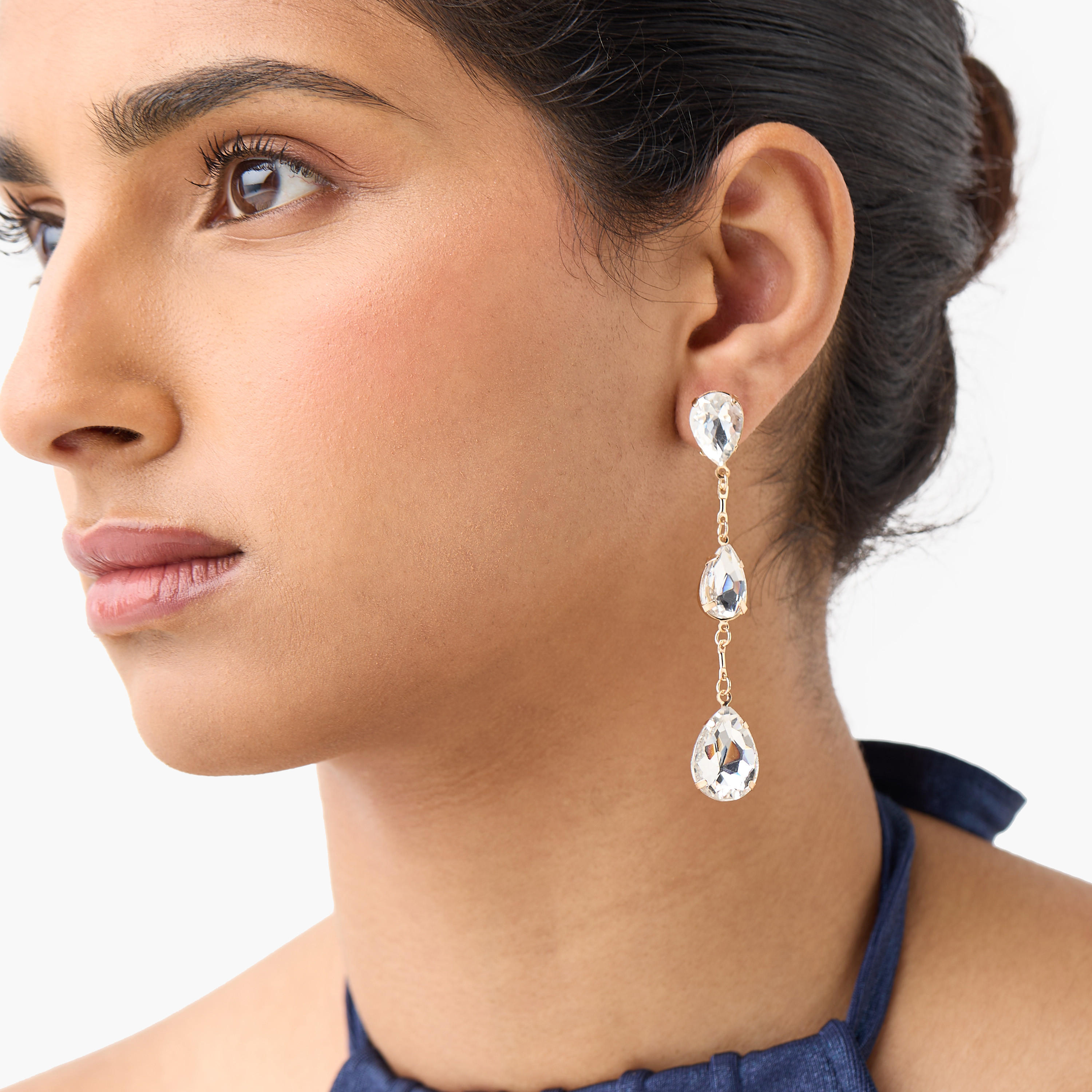 حلقان متدليّة مرصّعة بمكبس إغلاق خلفي-women-watchesandjewellery-jewellery-earrings-image-2