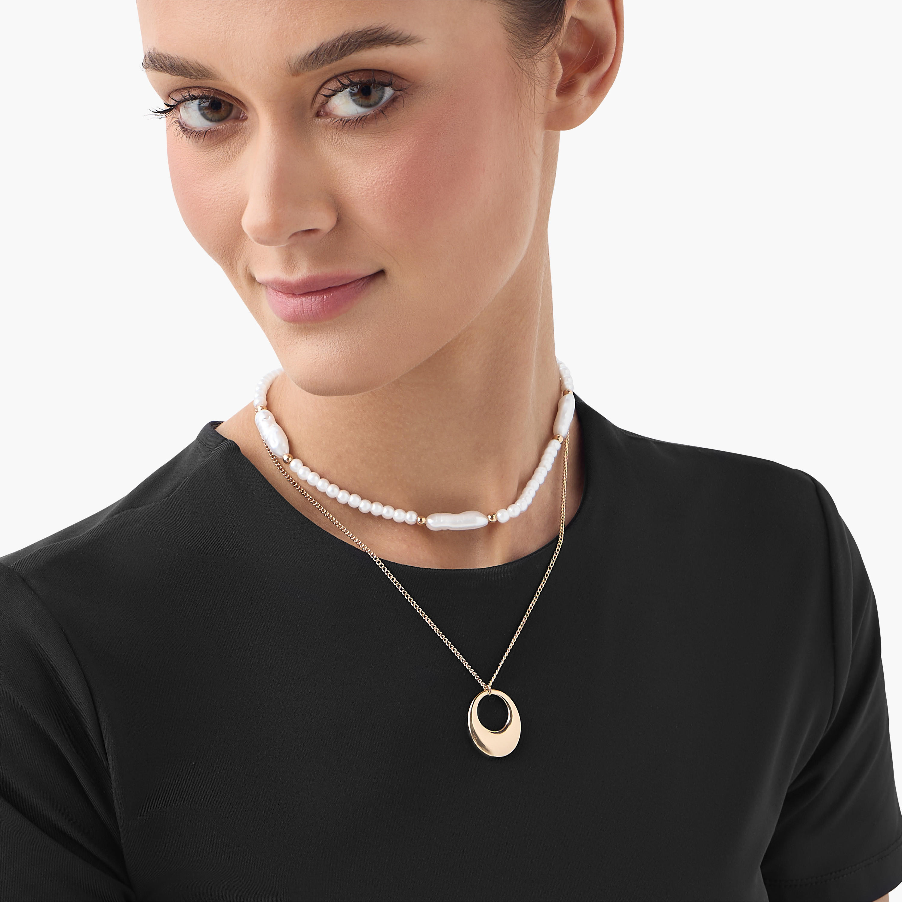 عقد مزين باللؤلؤ بمشبك إغلاق - طقم من قطعتين-women-watchesandjewellery-jewellery-necklacesandpendants-image-2