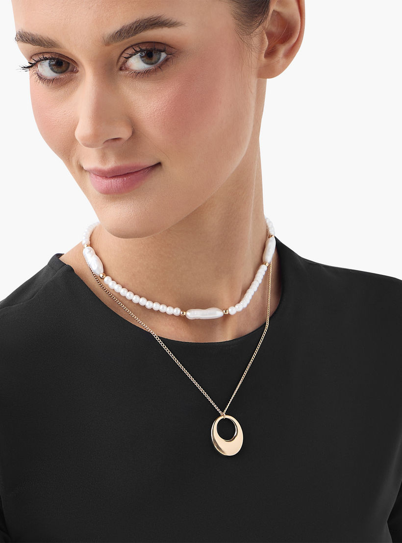 عقد مزين باللؤلؤ بمشبك إغلاق - طقم من قطعتين-women-watchesandjewellery-jewellery-necklacesandpendants-image-2