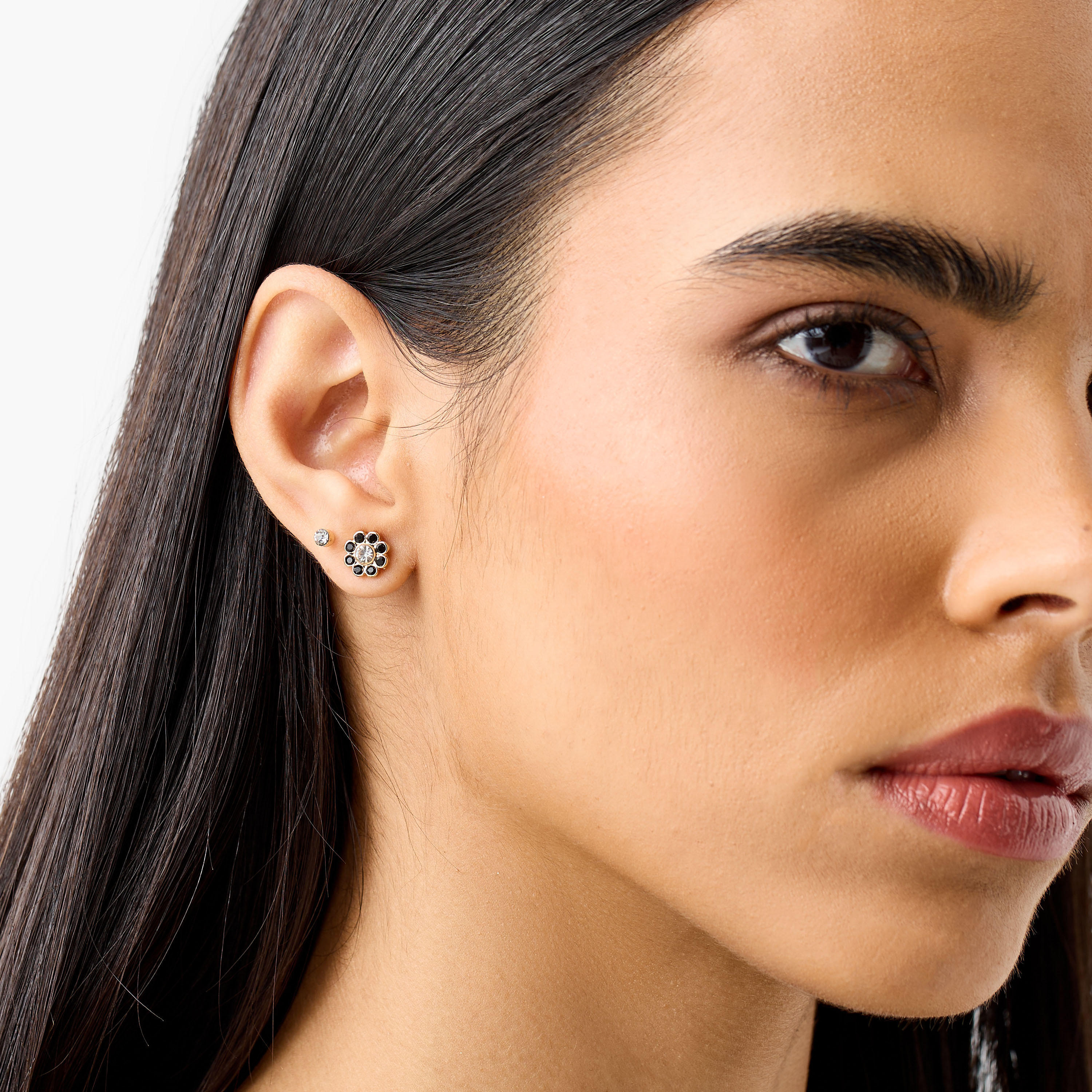 حلقان مرصعة متنوعة بمكبس إغلاق خلفي - طقم من 25-women-watchesandjewellery-jewellery-earrings-image-2