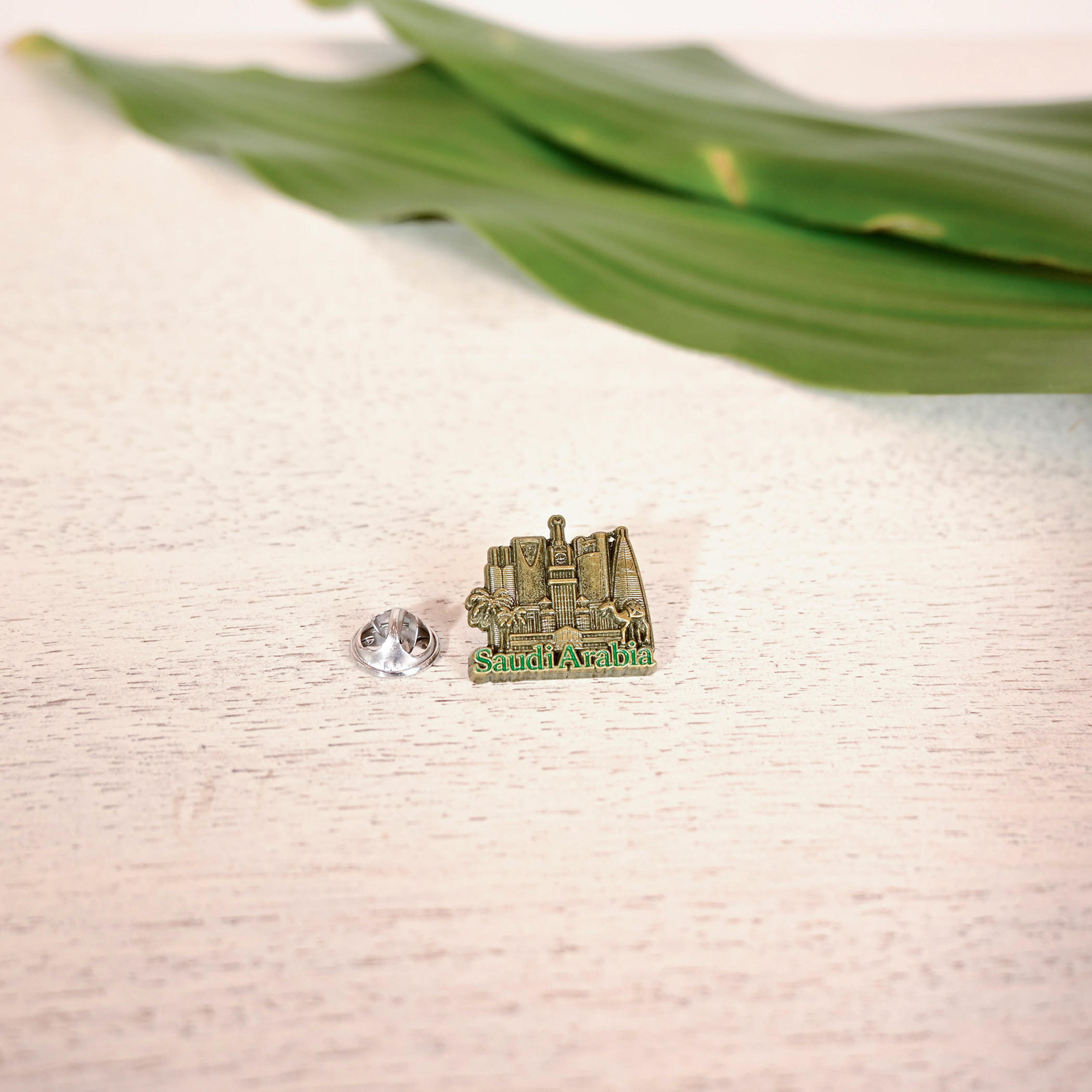 Home Carving Saudi Arabia Embossed Lapel Pin-household-decor-decorativeobjectsandsculptures-image-2