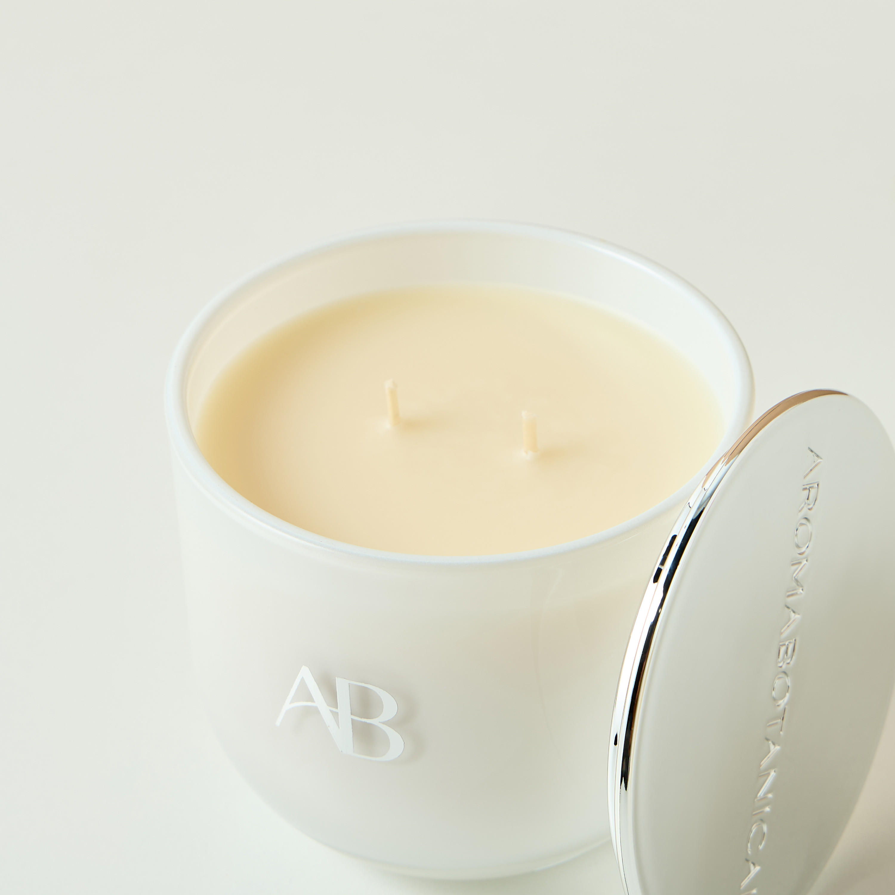 Aromabotanical Vanilla Creme Jar Candle - 340 gms-household-homefragrance-candles-image-3
