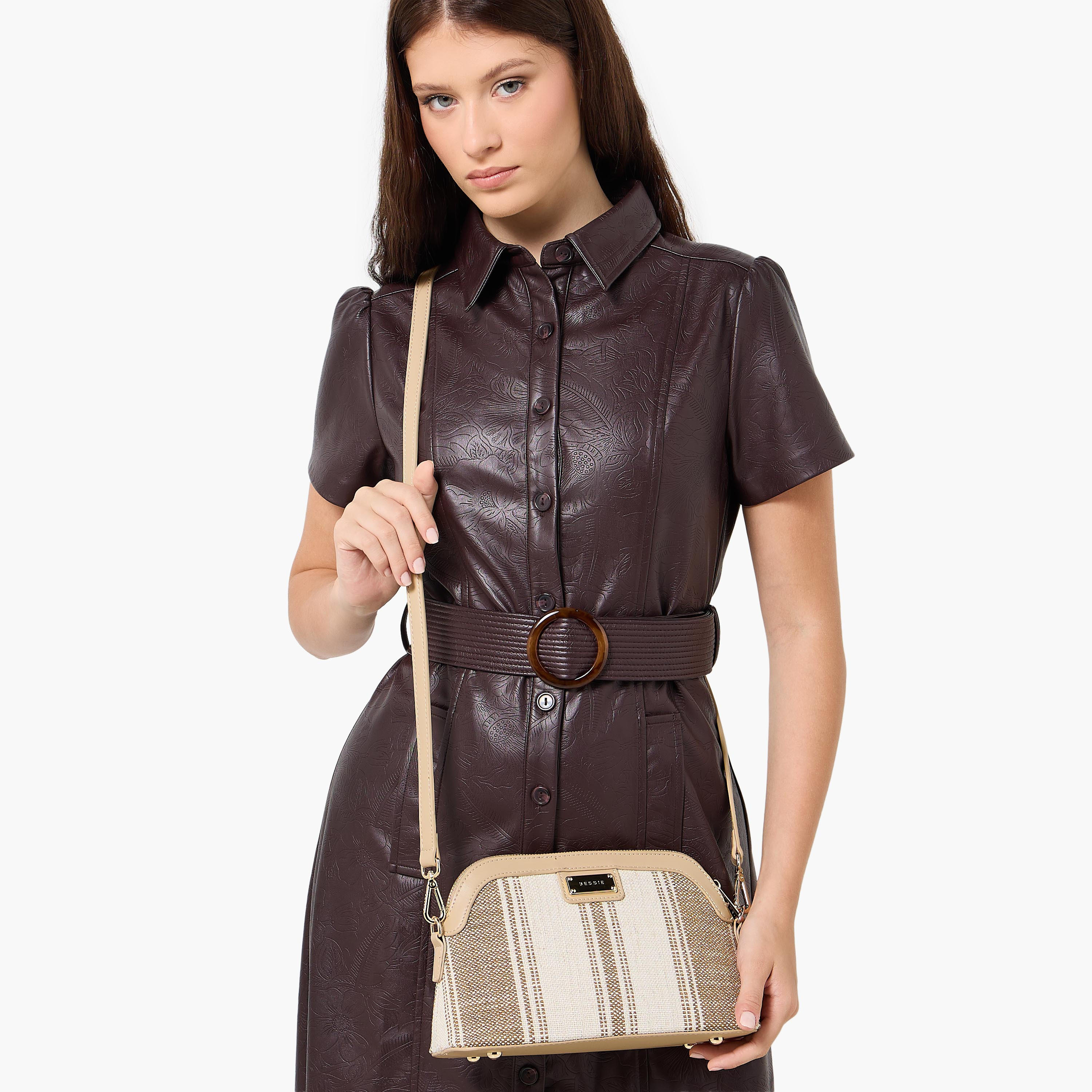 شنطة كروس بودي بحزام قابل للفصل وطبعات مونوجرام من بيسي لندن-women-bagsandwallets-handbags-image-2