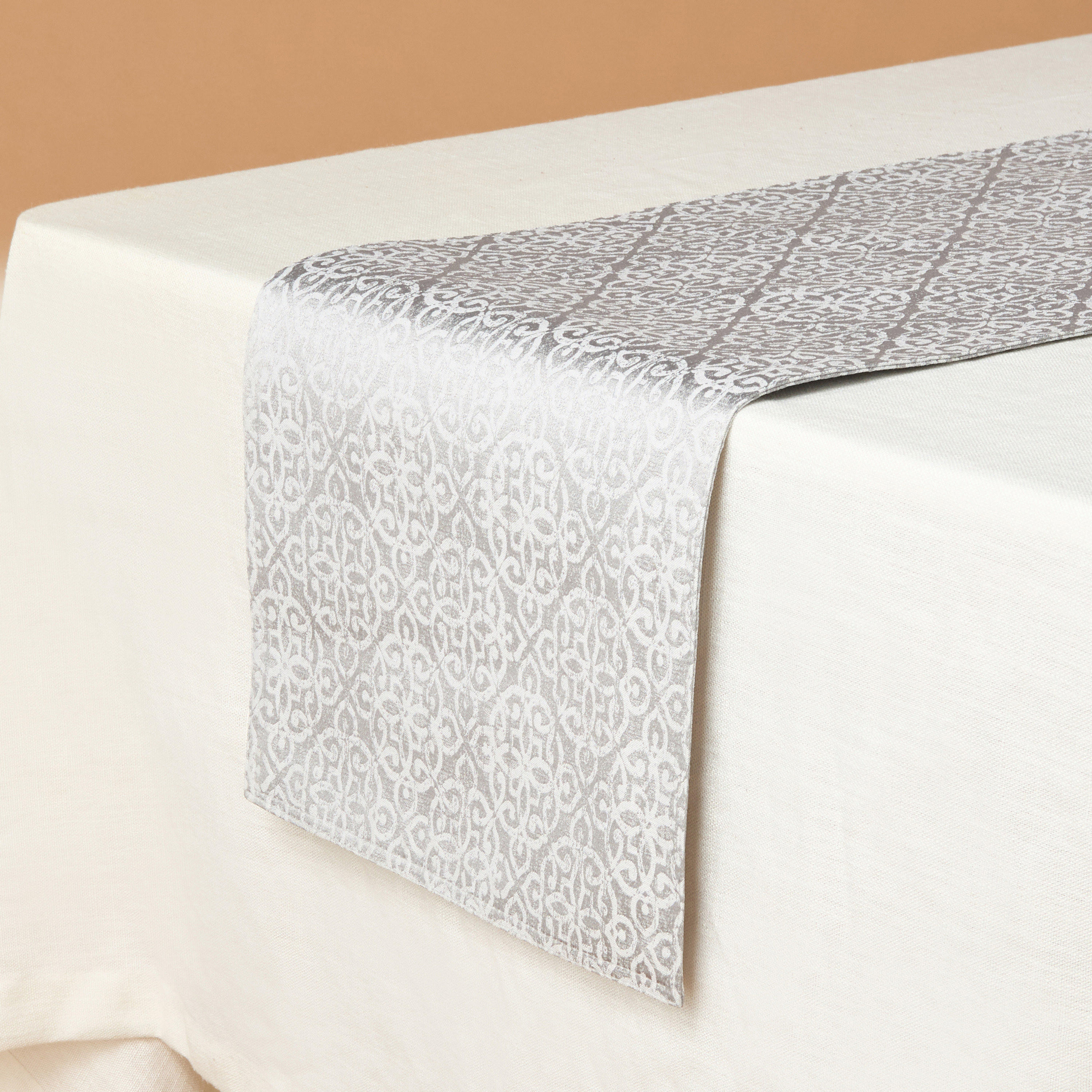 مفرش طاولة جاكار من داماسك - 33x180 سم-household-dining-tablelinen-runnersandtablecovers-image-2